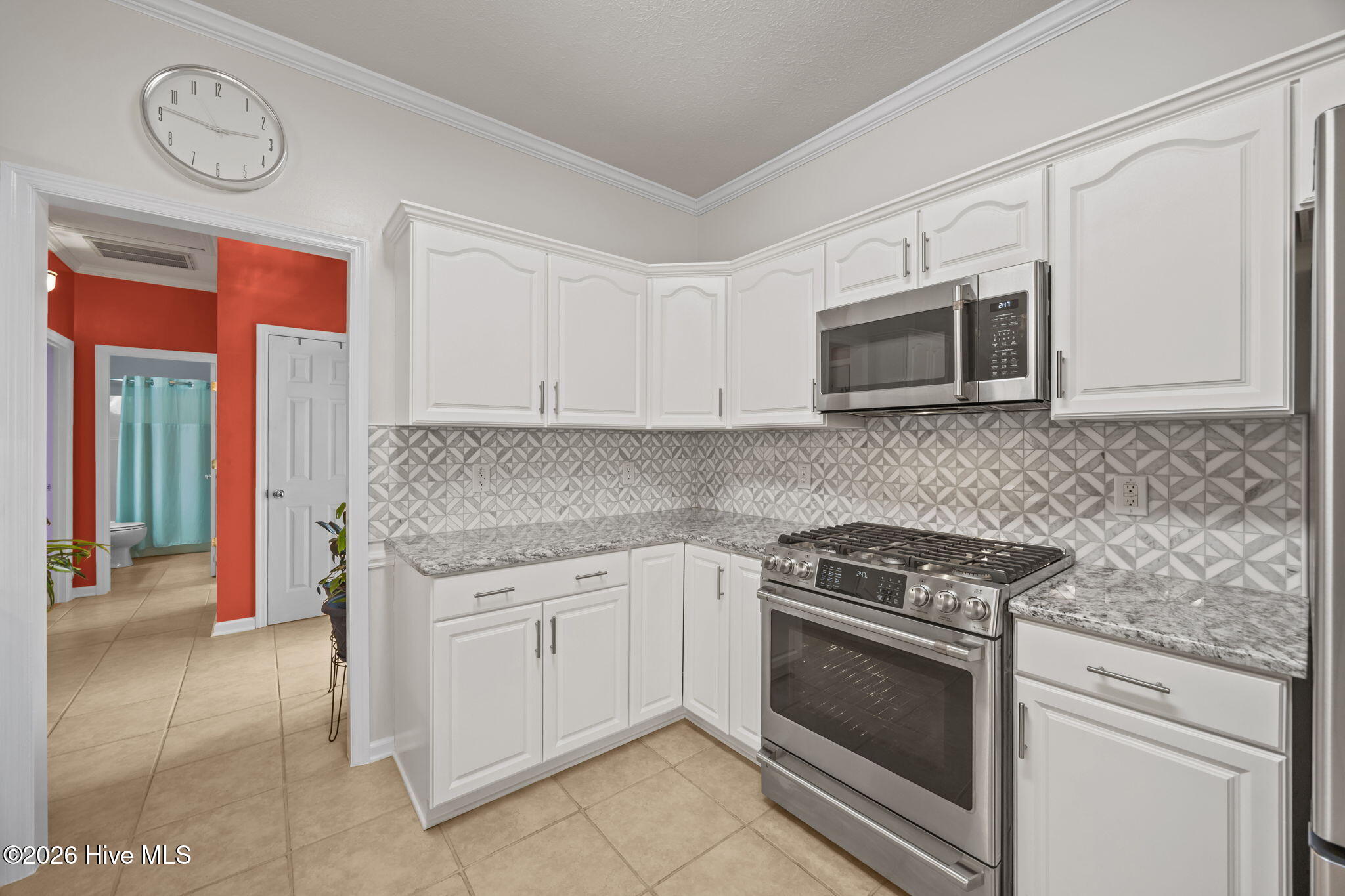 100557483 | Photo 13