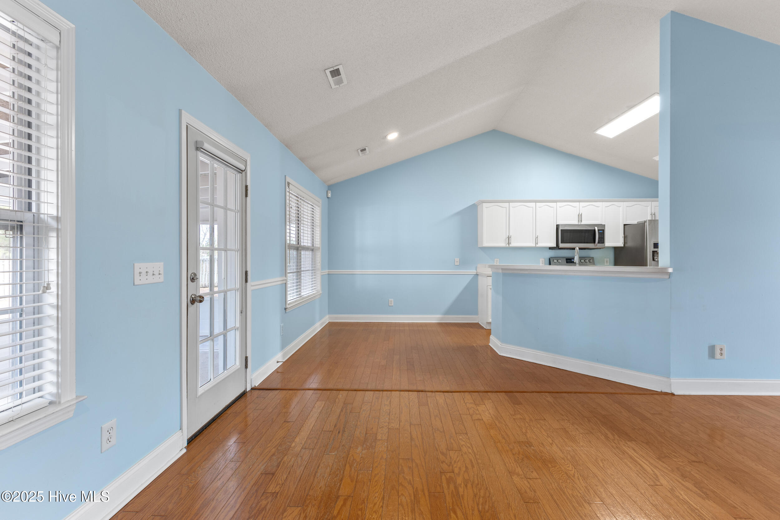 100539988 | Photo 11