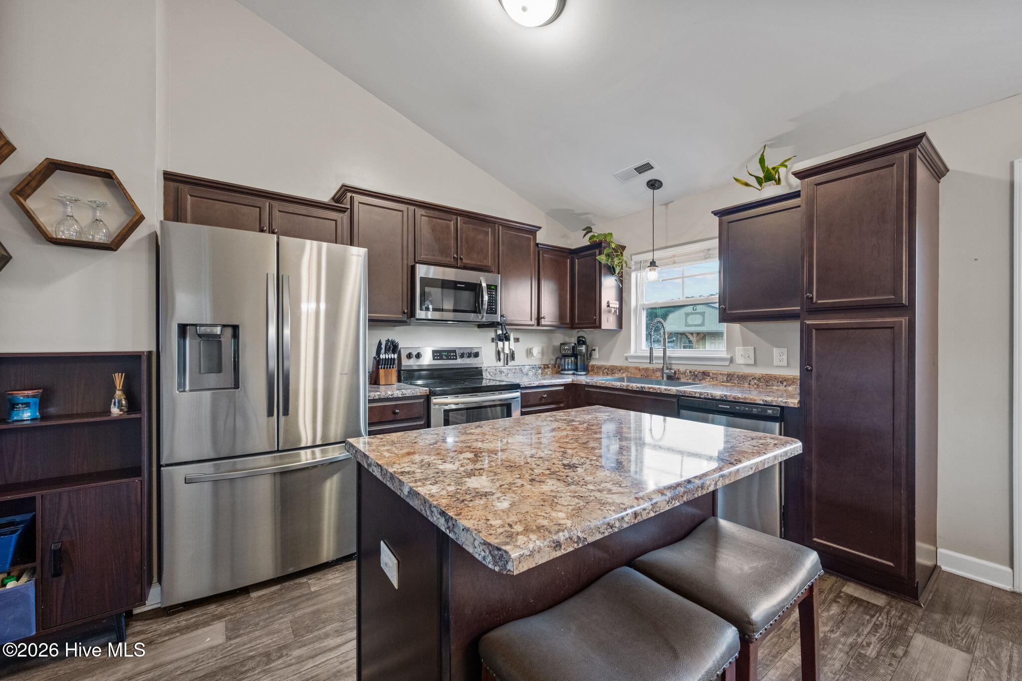 100552246 | Photo 16