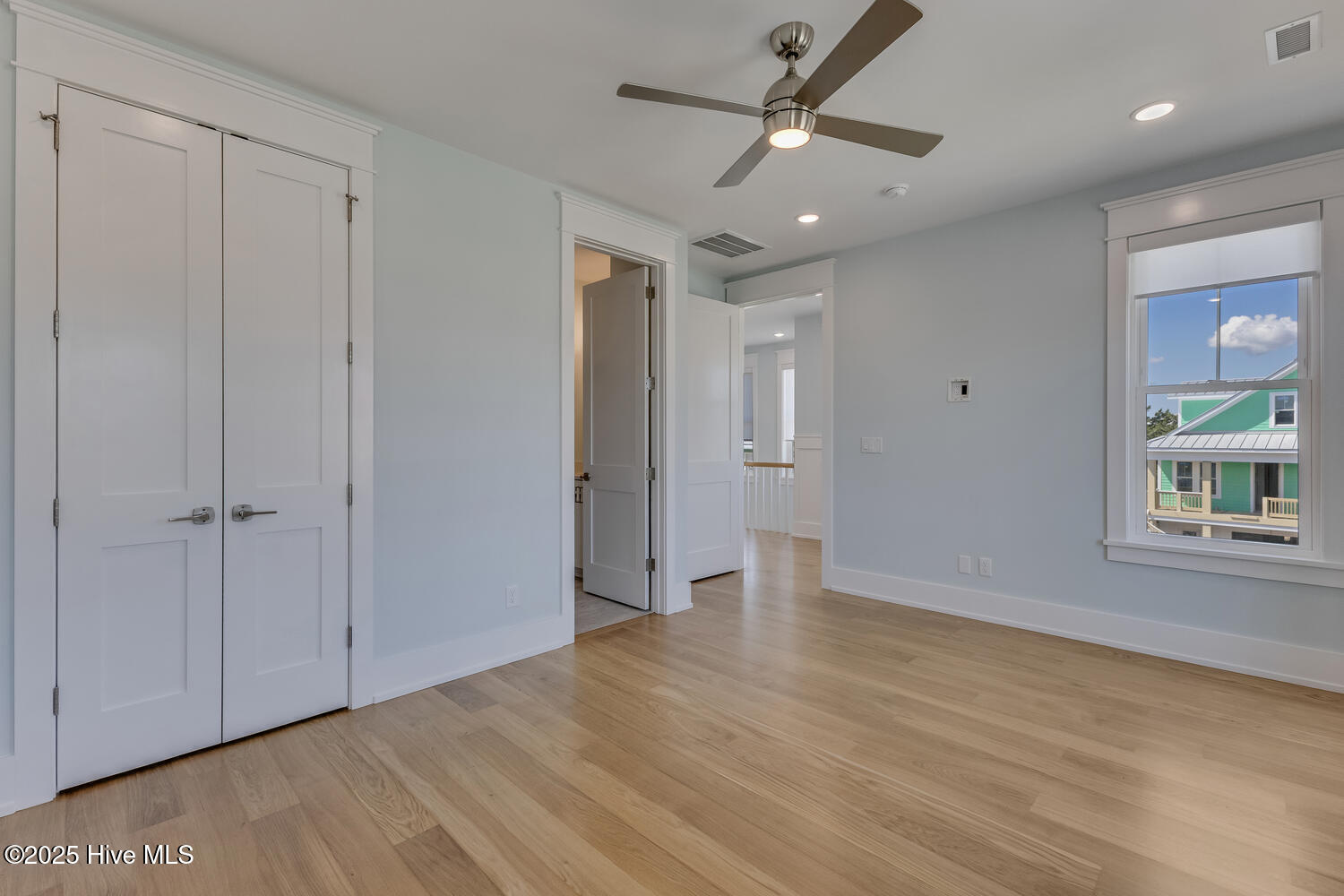 100537523 | Photo 28