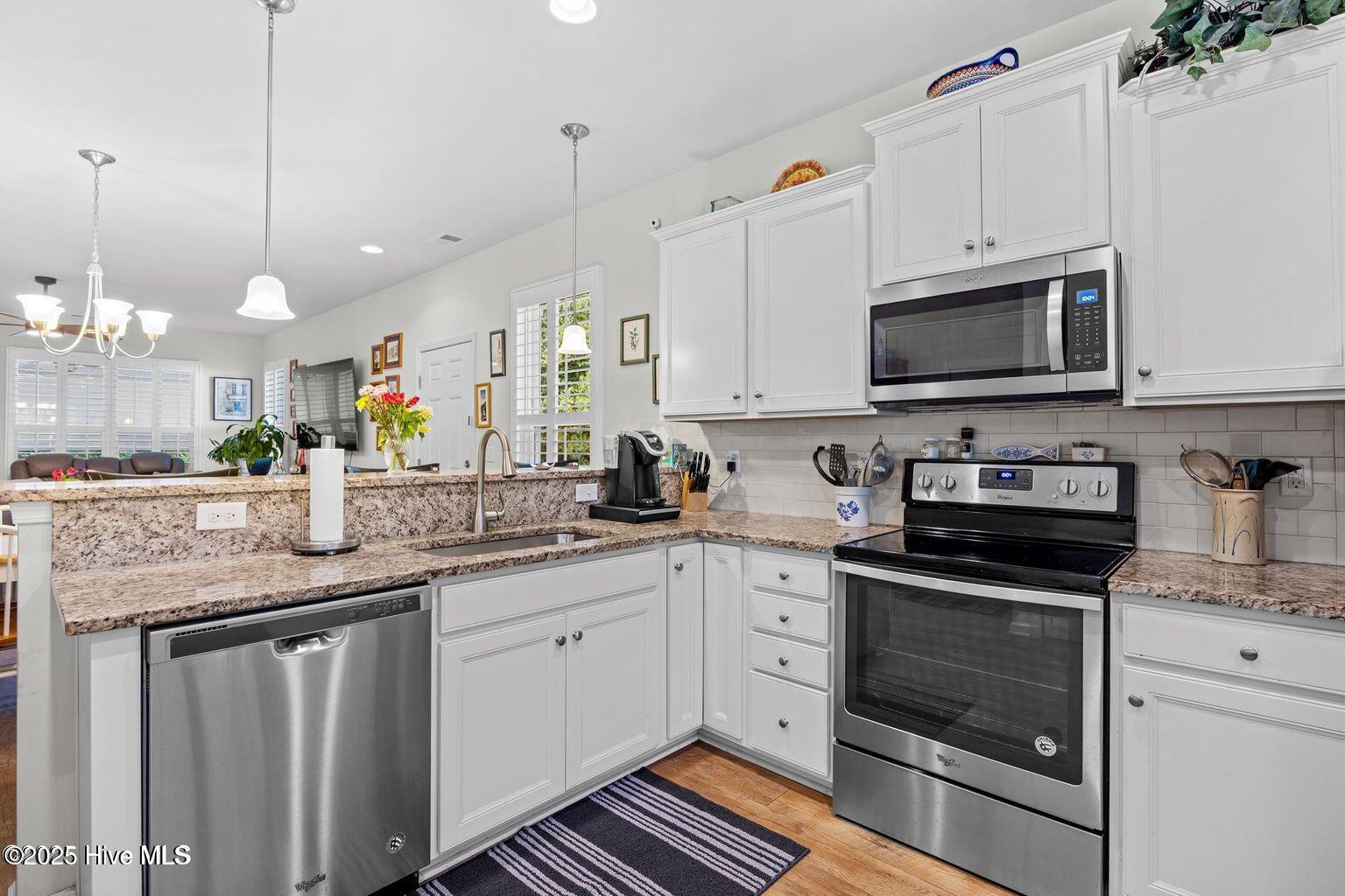 100531183 | Photo 17