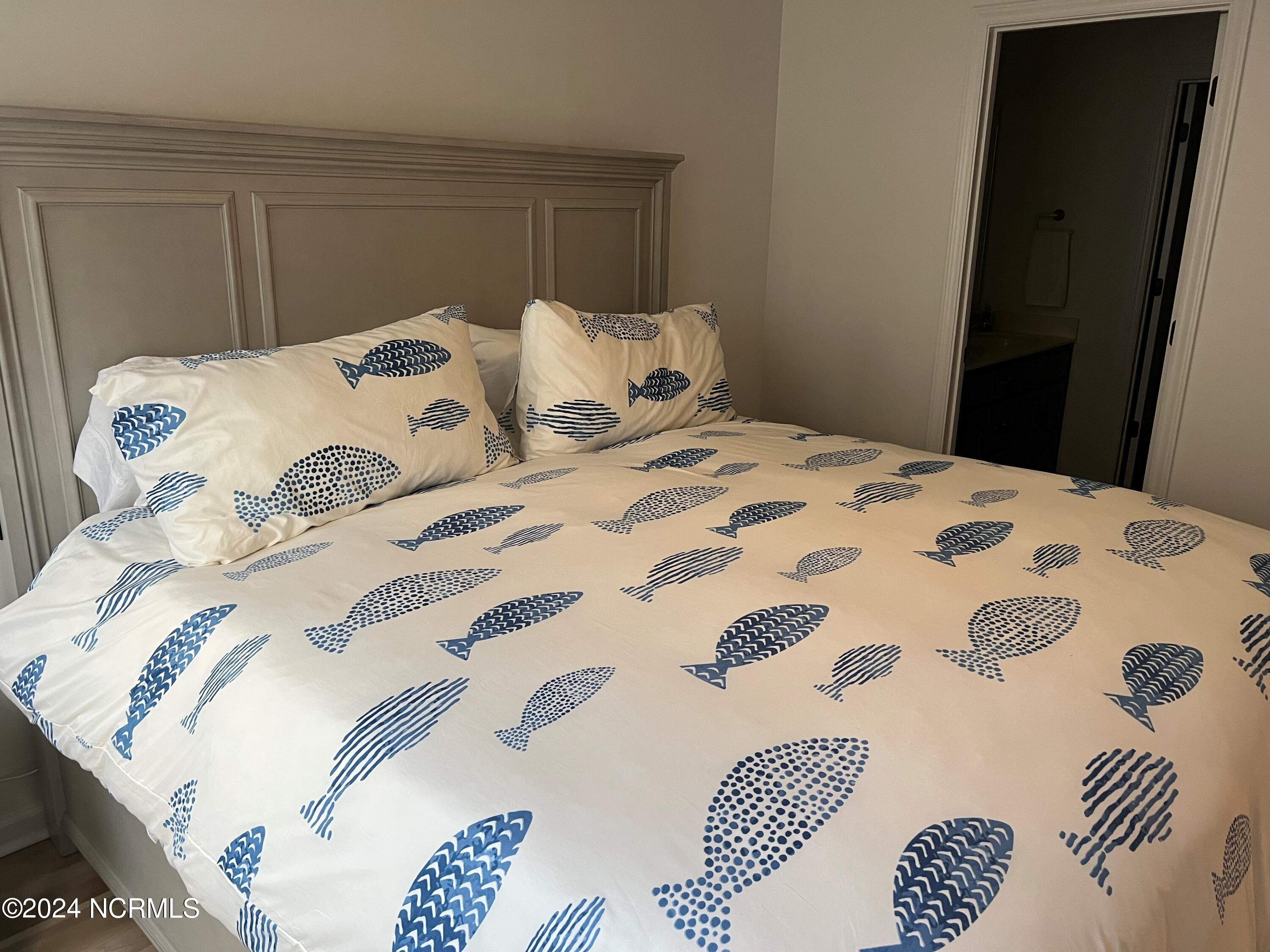 100560867 | Photo 18