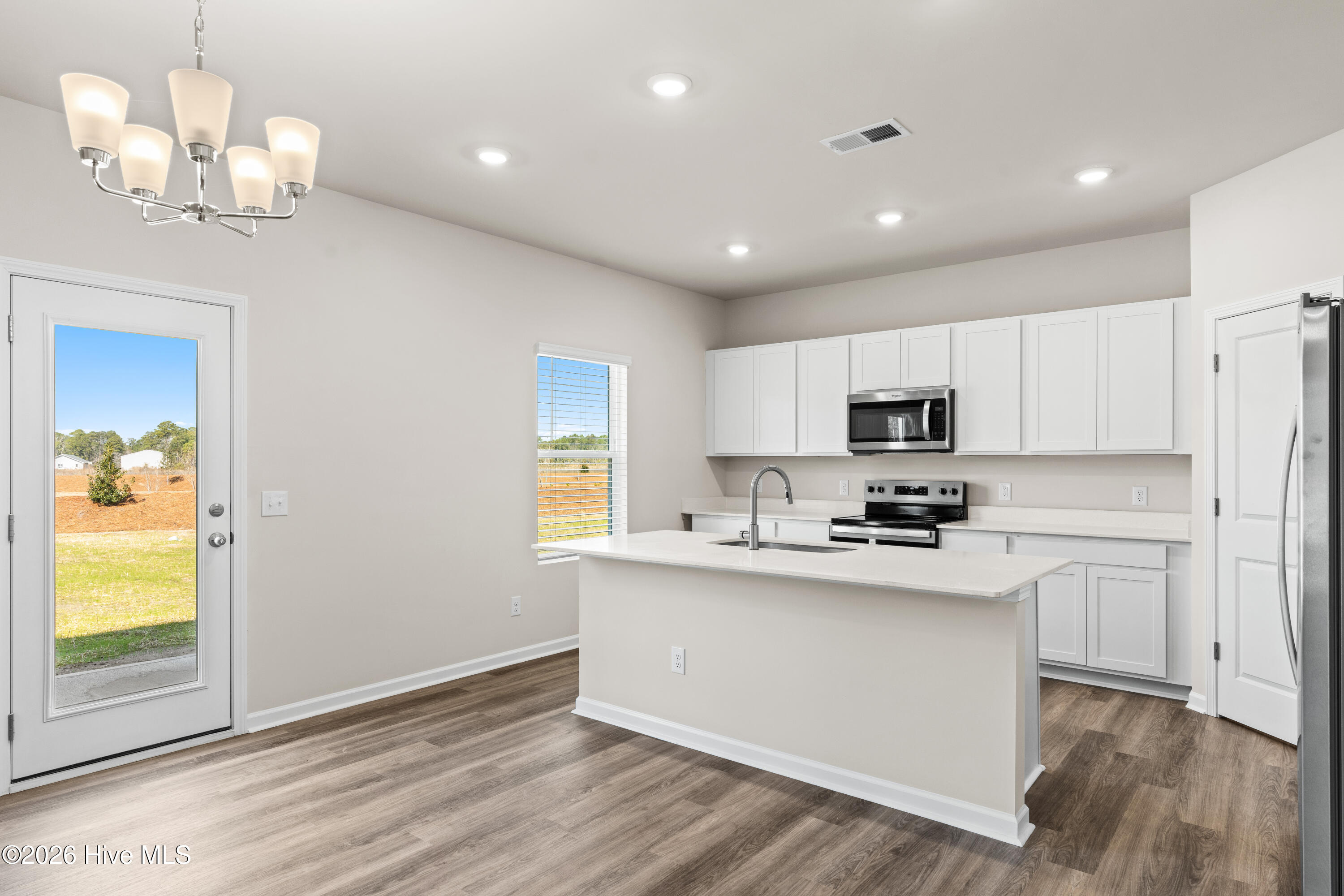 100538604 | Photo 13