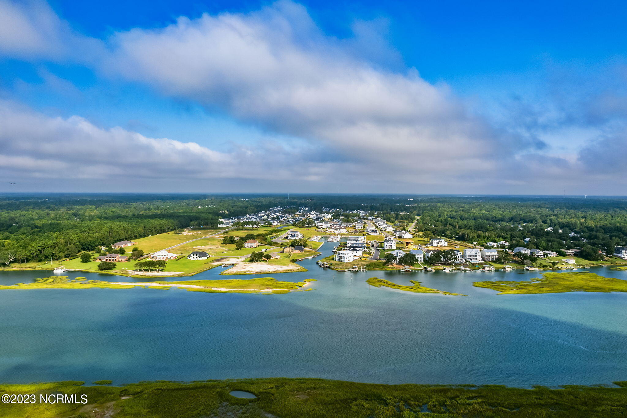 100568669 | Photo 15