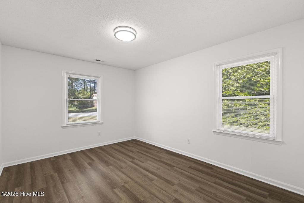 100568069 | Photo 26