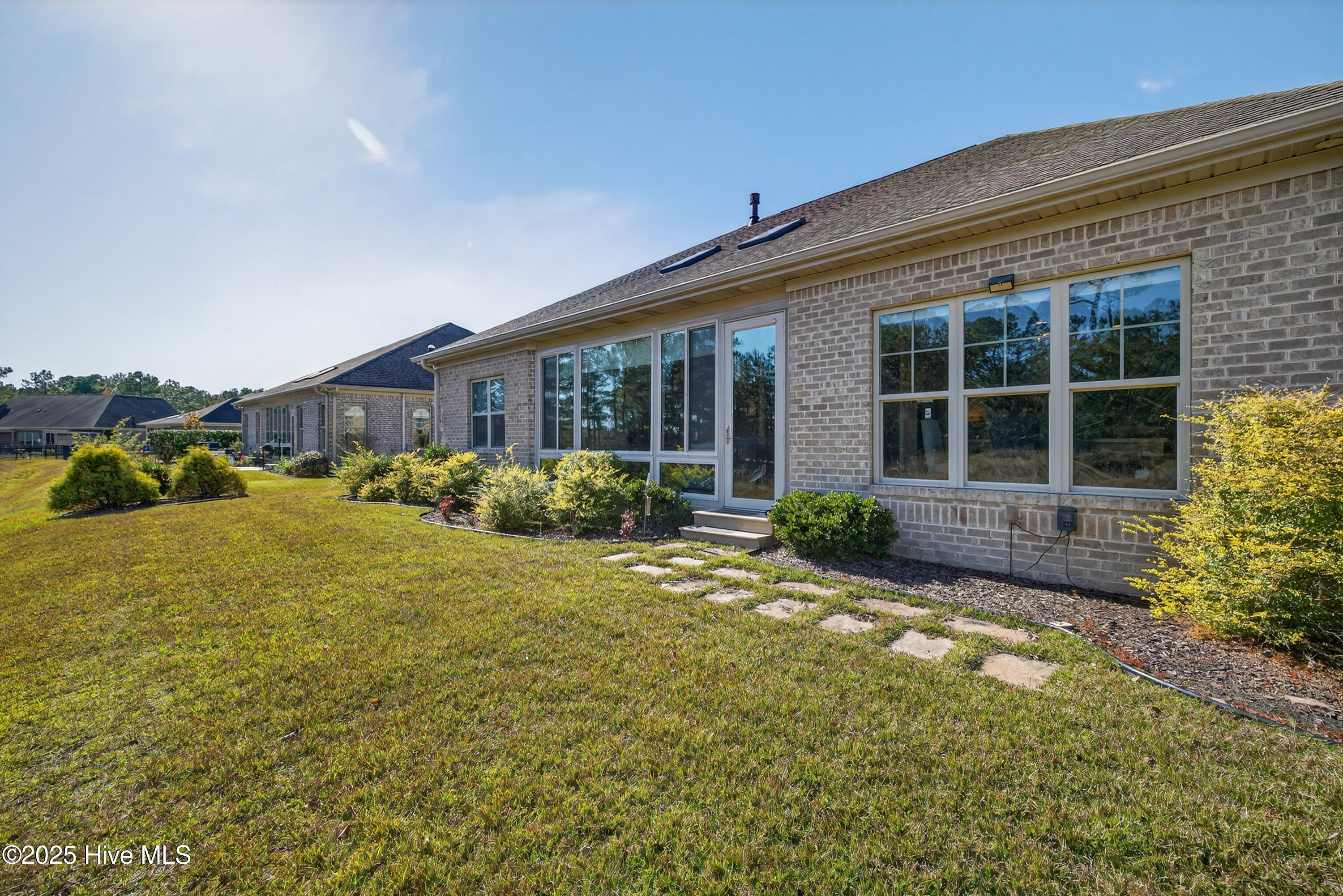 100541240 | Photo 48