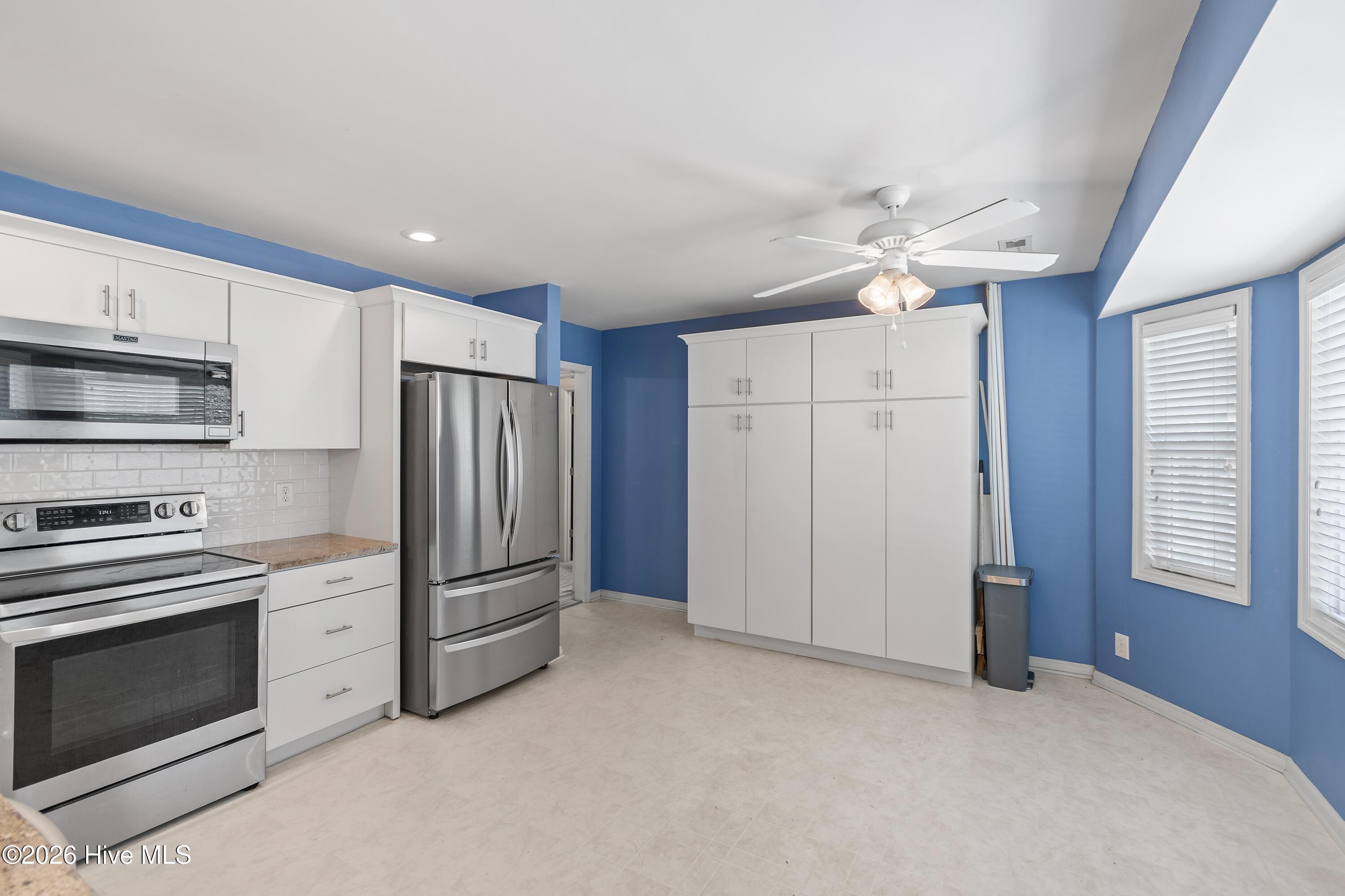 100569174 | Photo 12