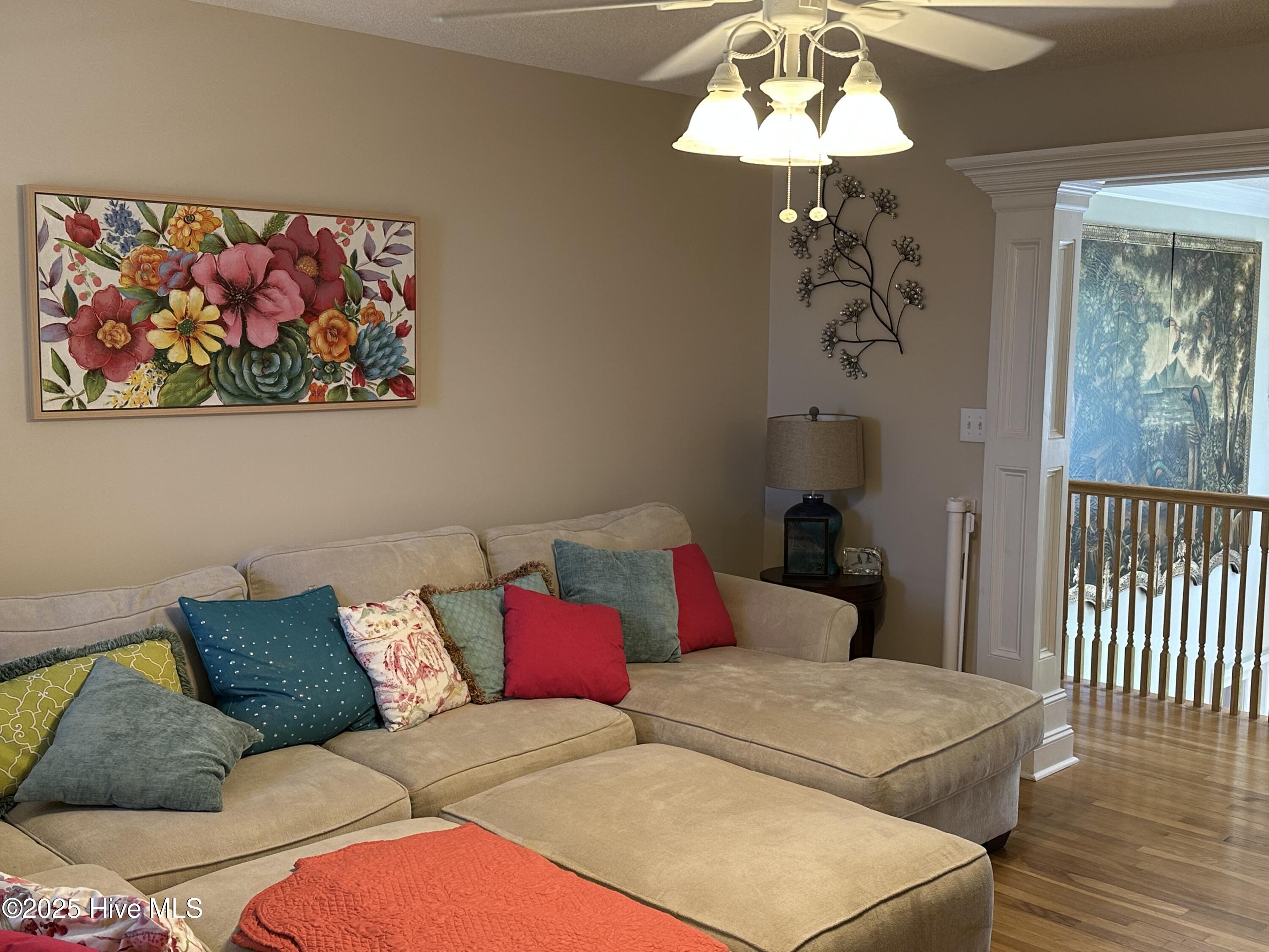 100514130 | Photo 76