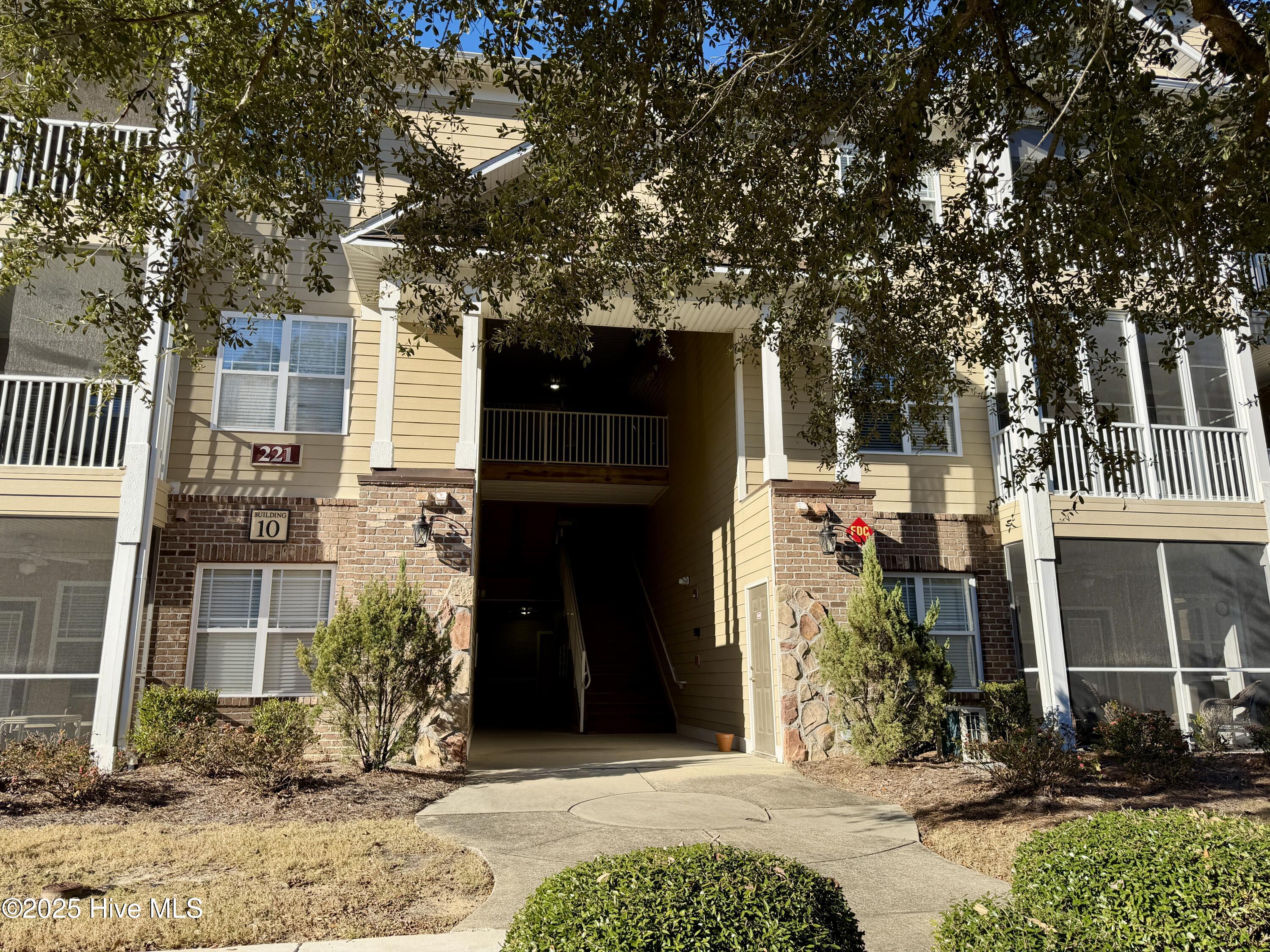 100547071 | Photo 27