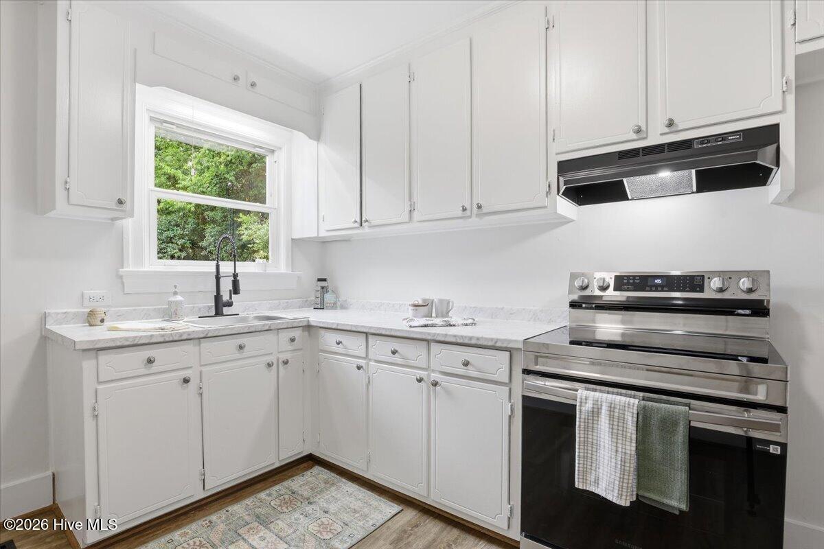 11-1313 Maple St-11