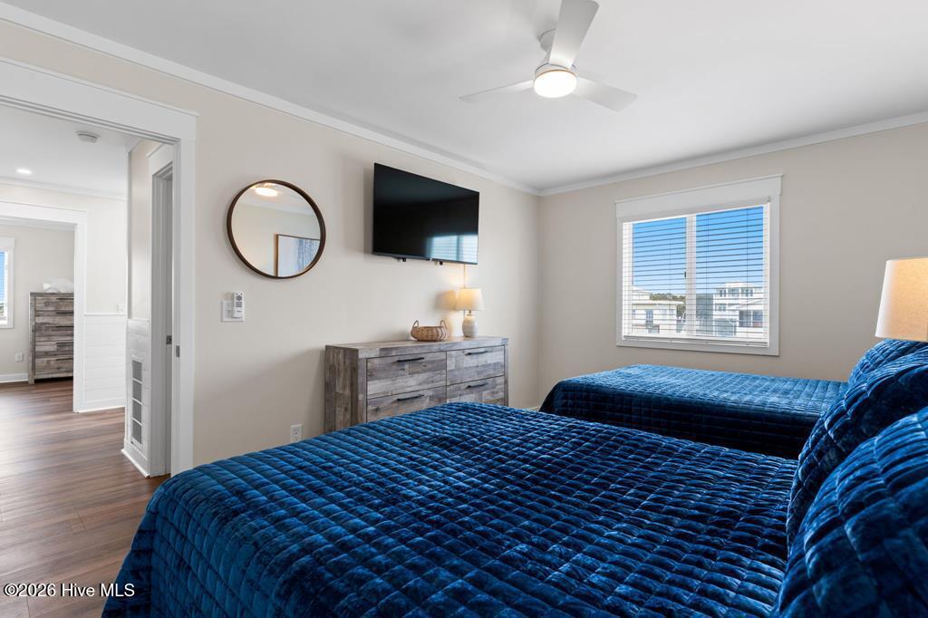 100556593 | Photo 44