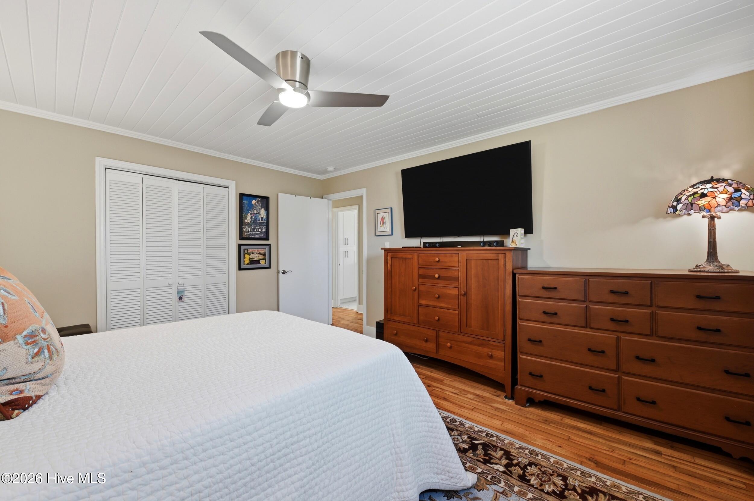 100570502 | Photo 22