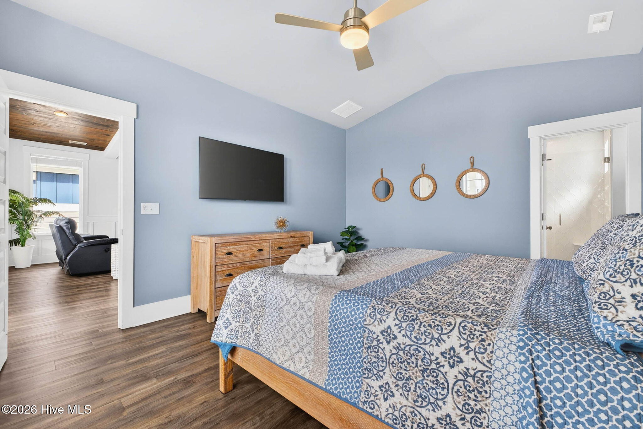 100565518 | Photo 38