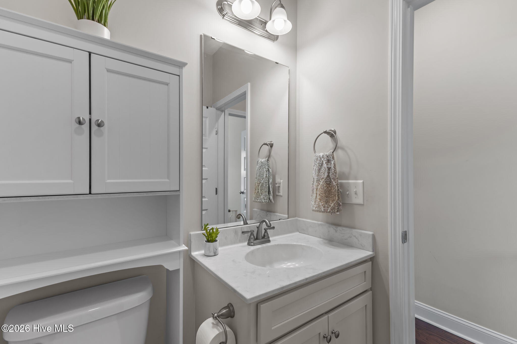 100569741 | Photo 25