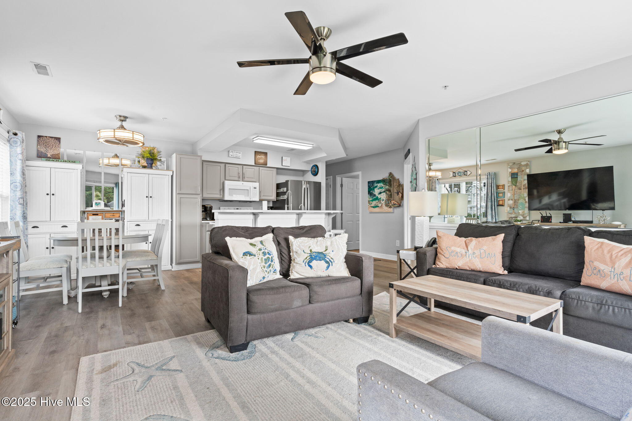 100538778 | Photo 35