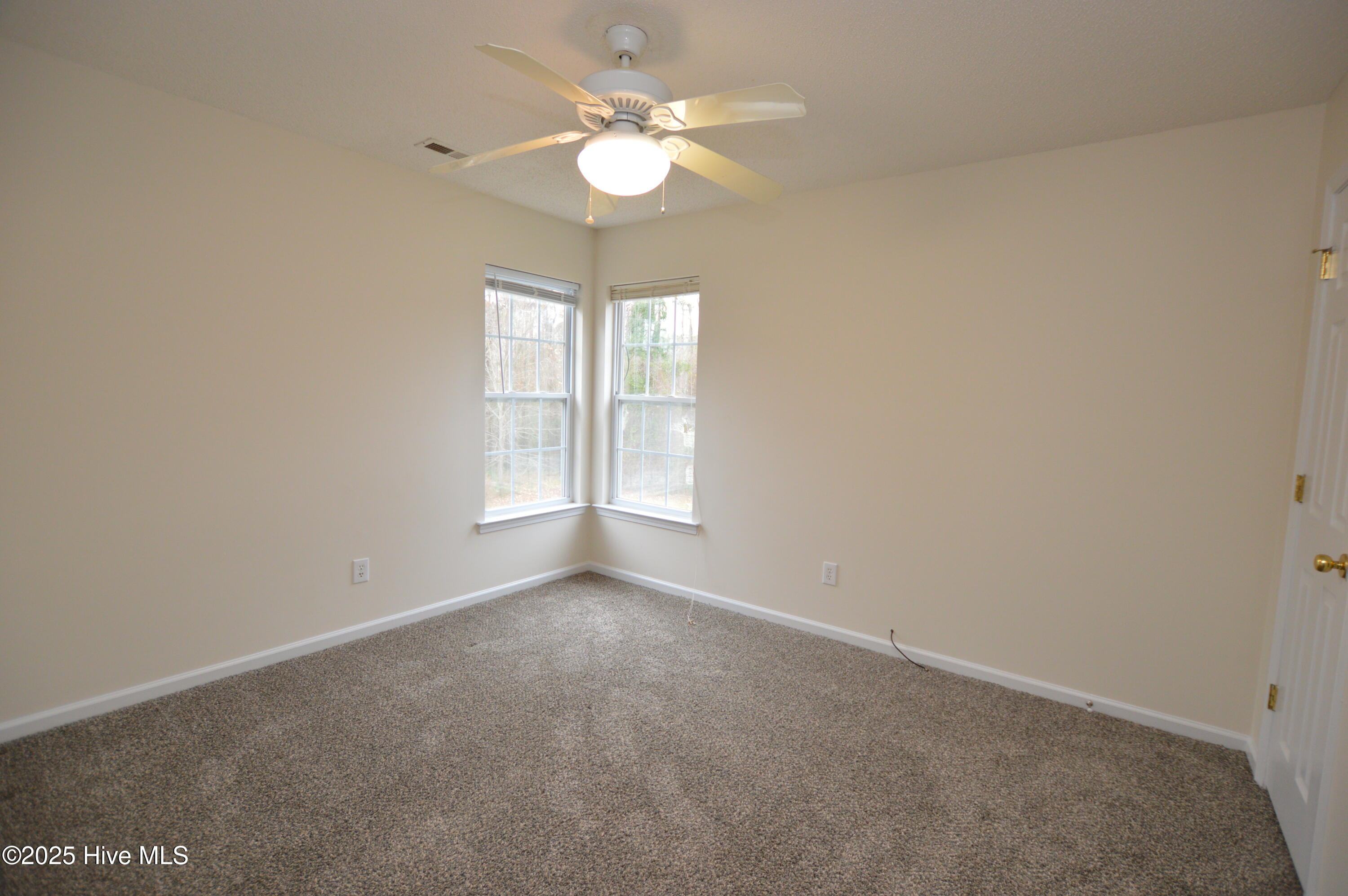 100532457 | Photo 16