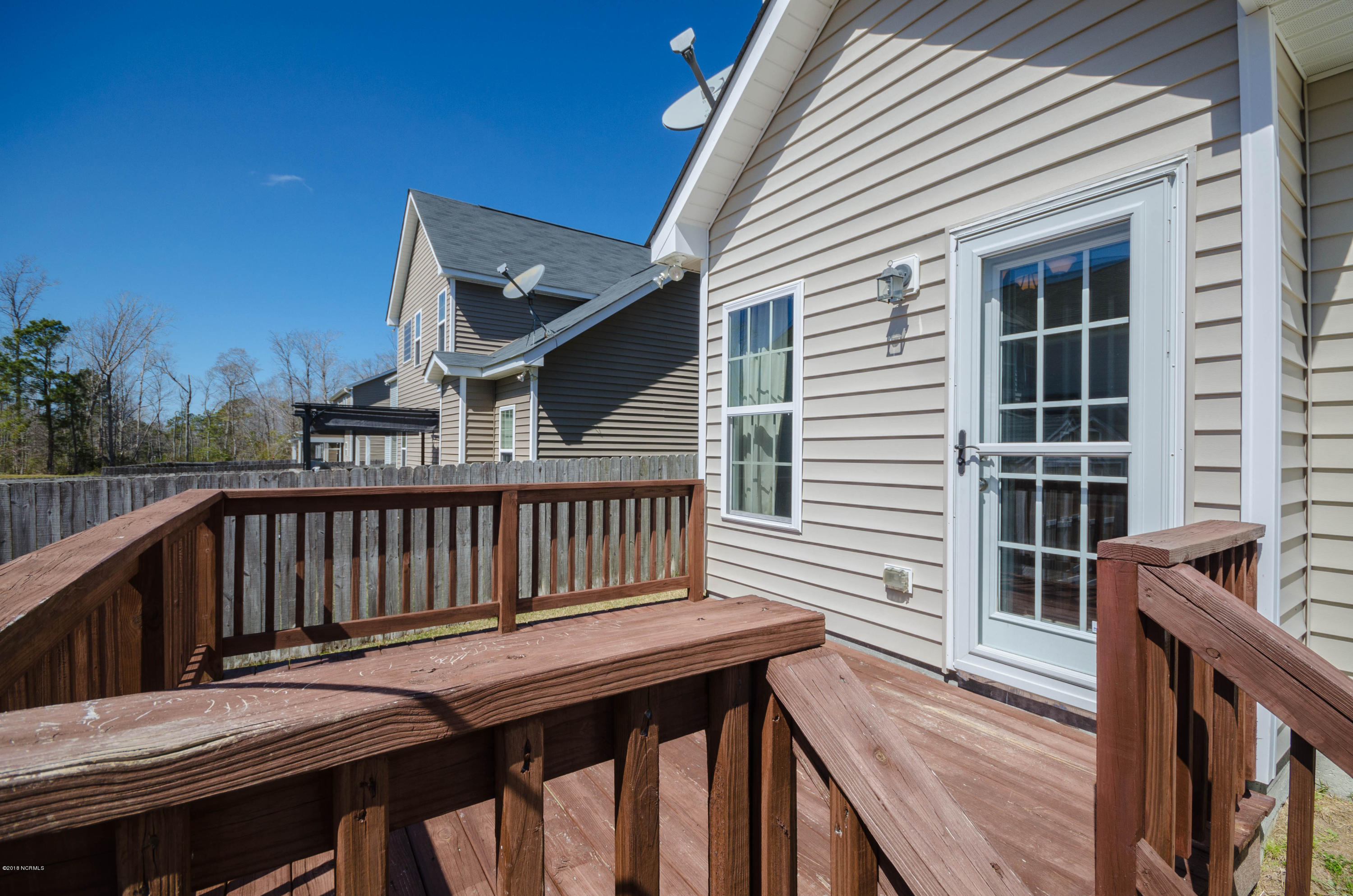 100553700 | Photo 37