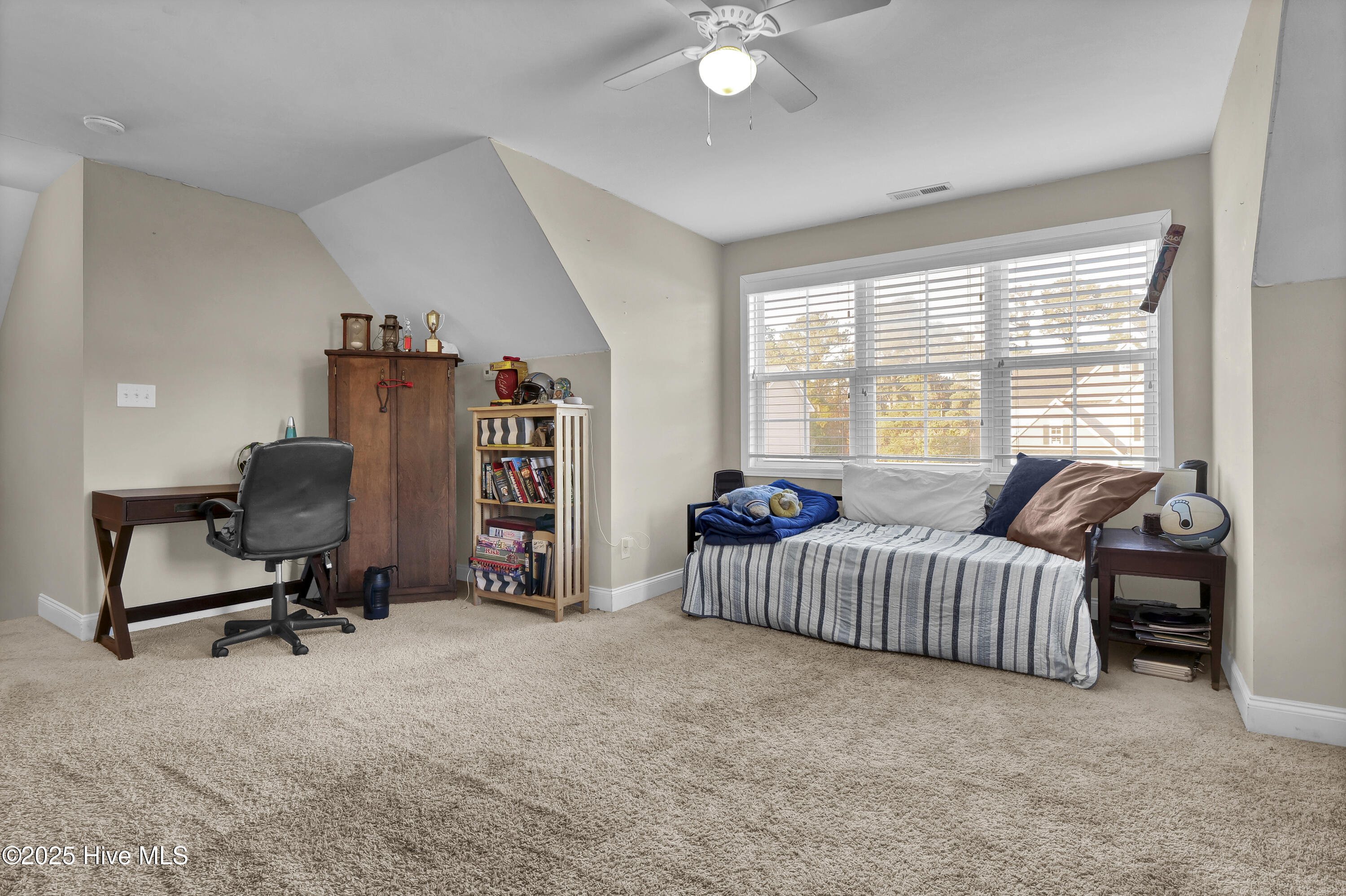 100541385 | Photo 27