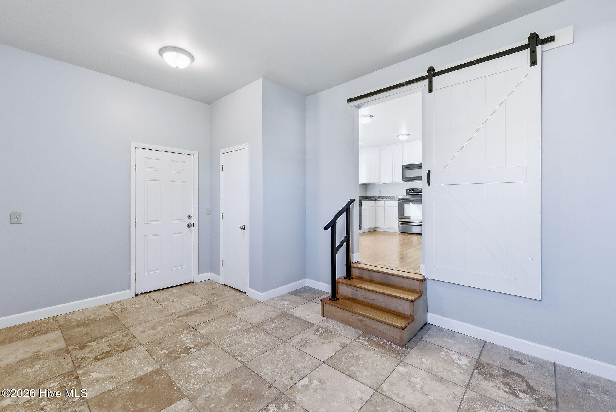 100559976 | Photo 18