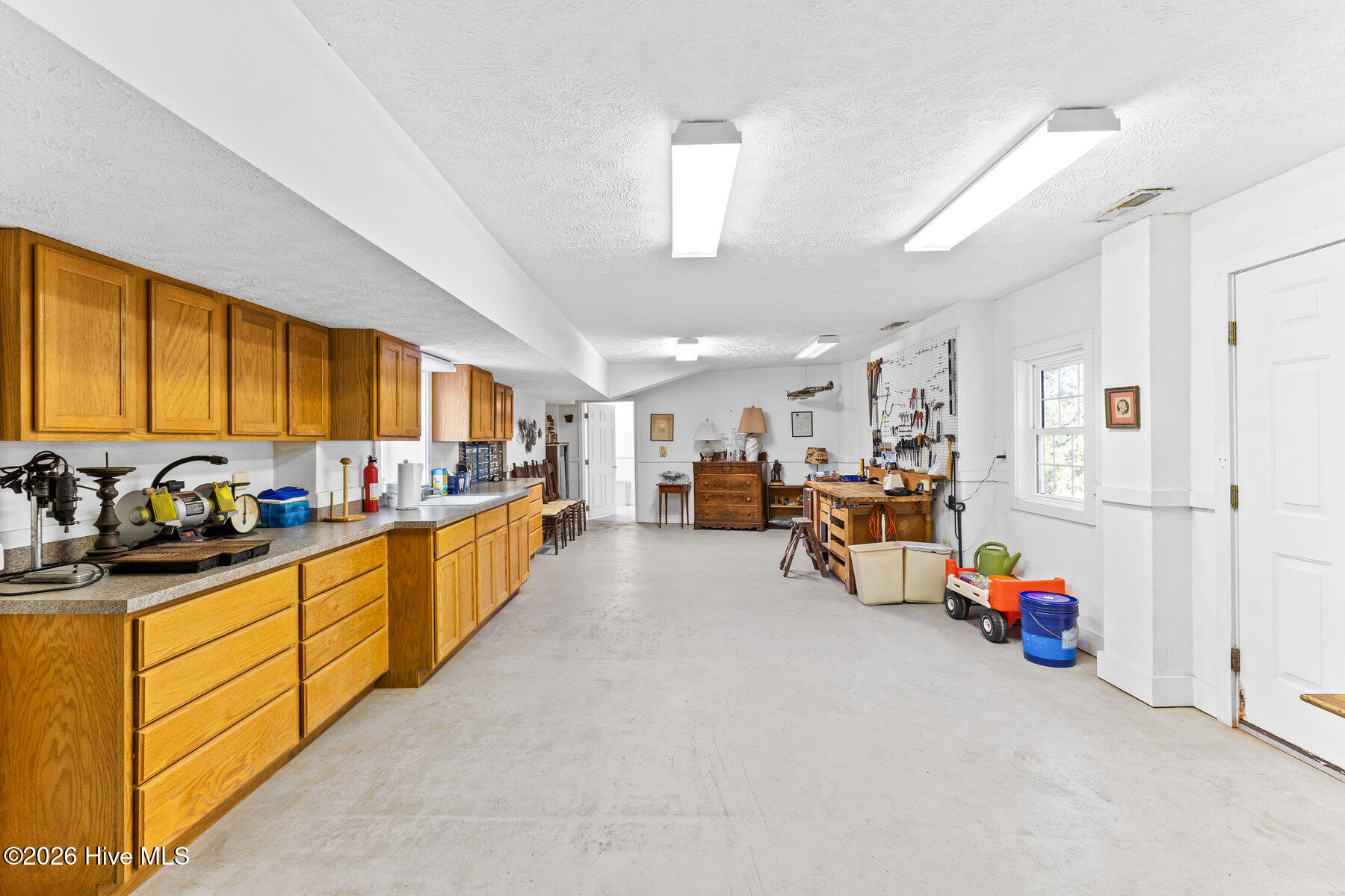 100558042 | Photo 59