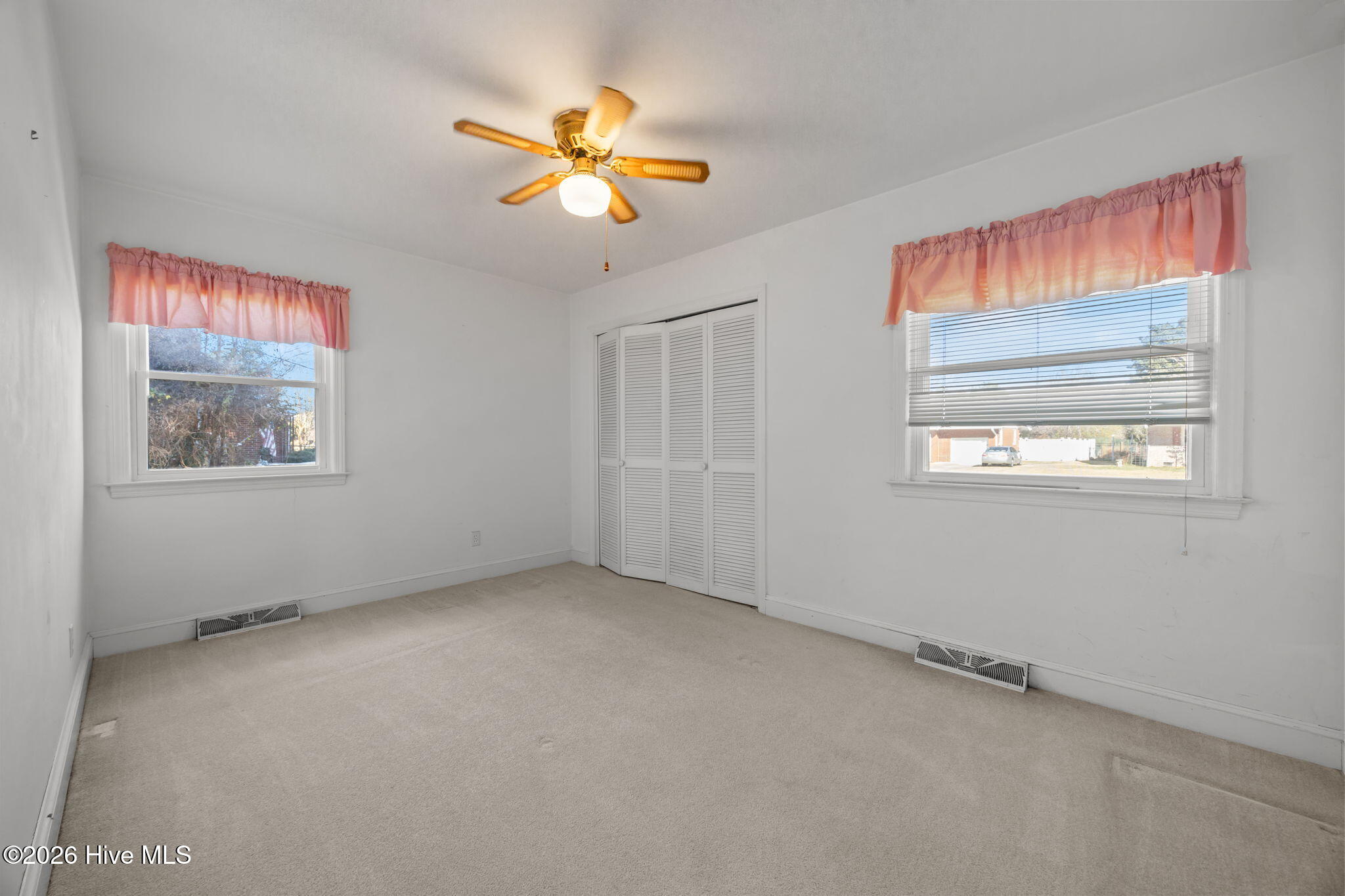 100547084 | Photo 18