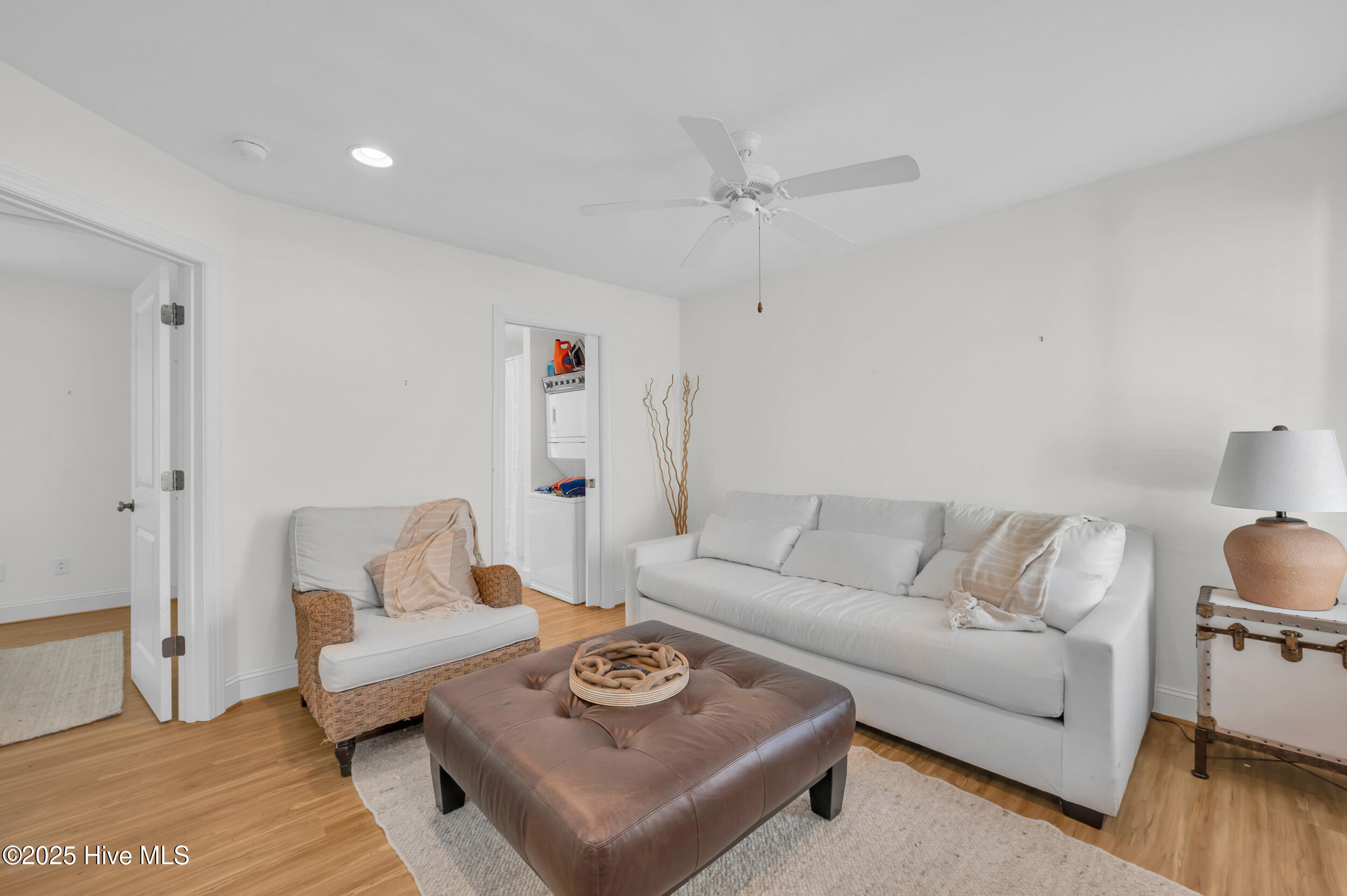 100532568 | Photo 37