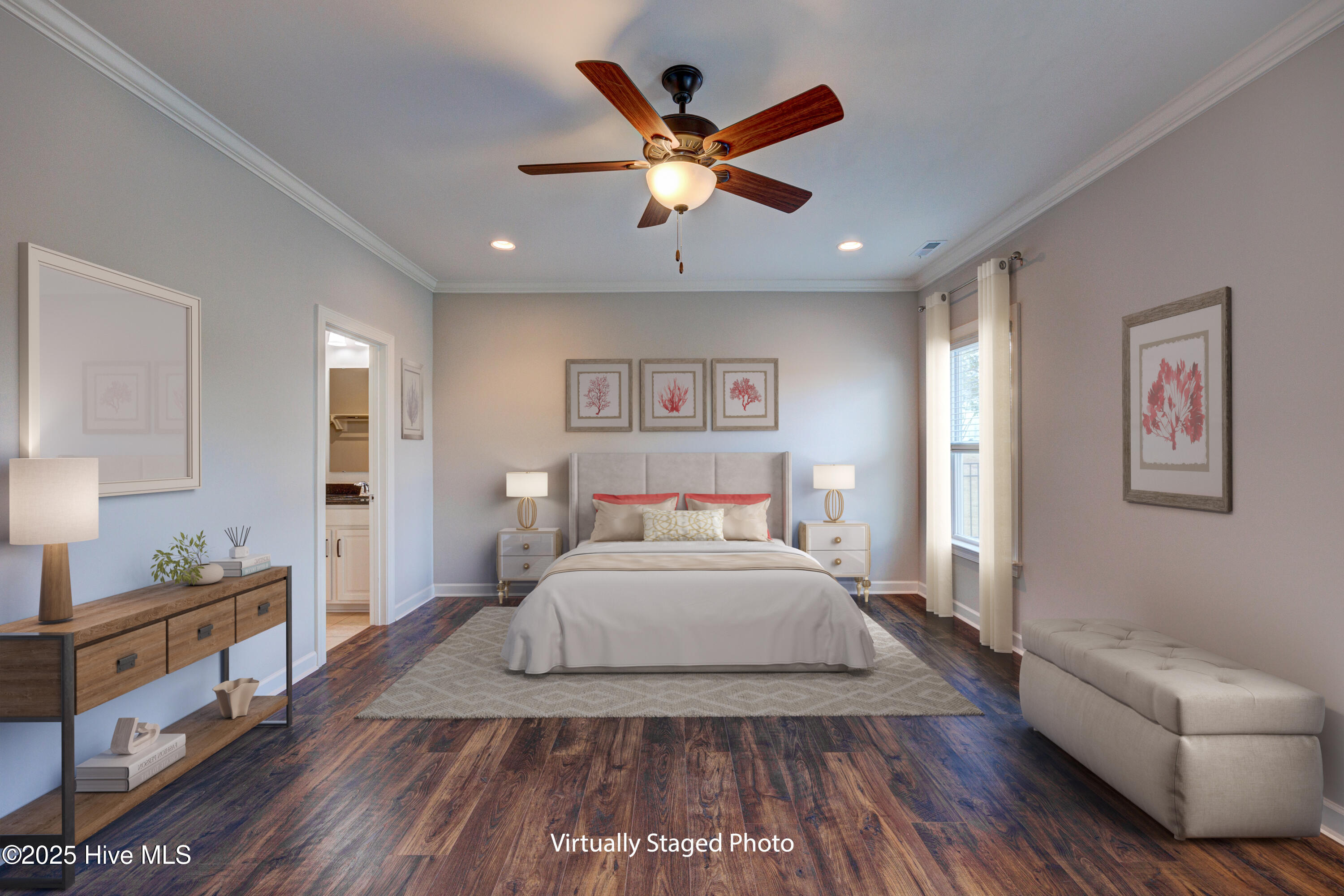 100533890 | Photo 22