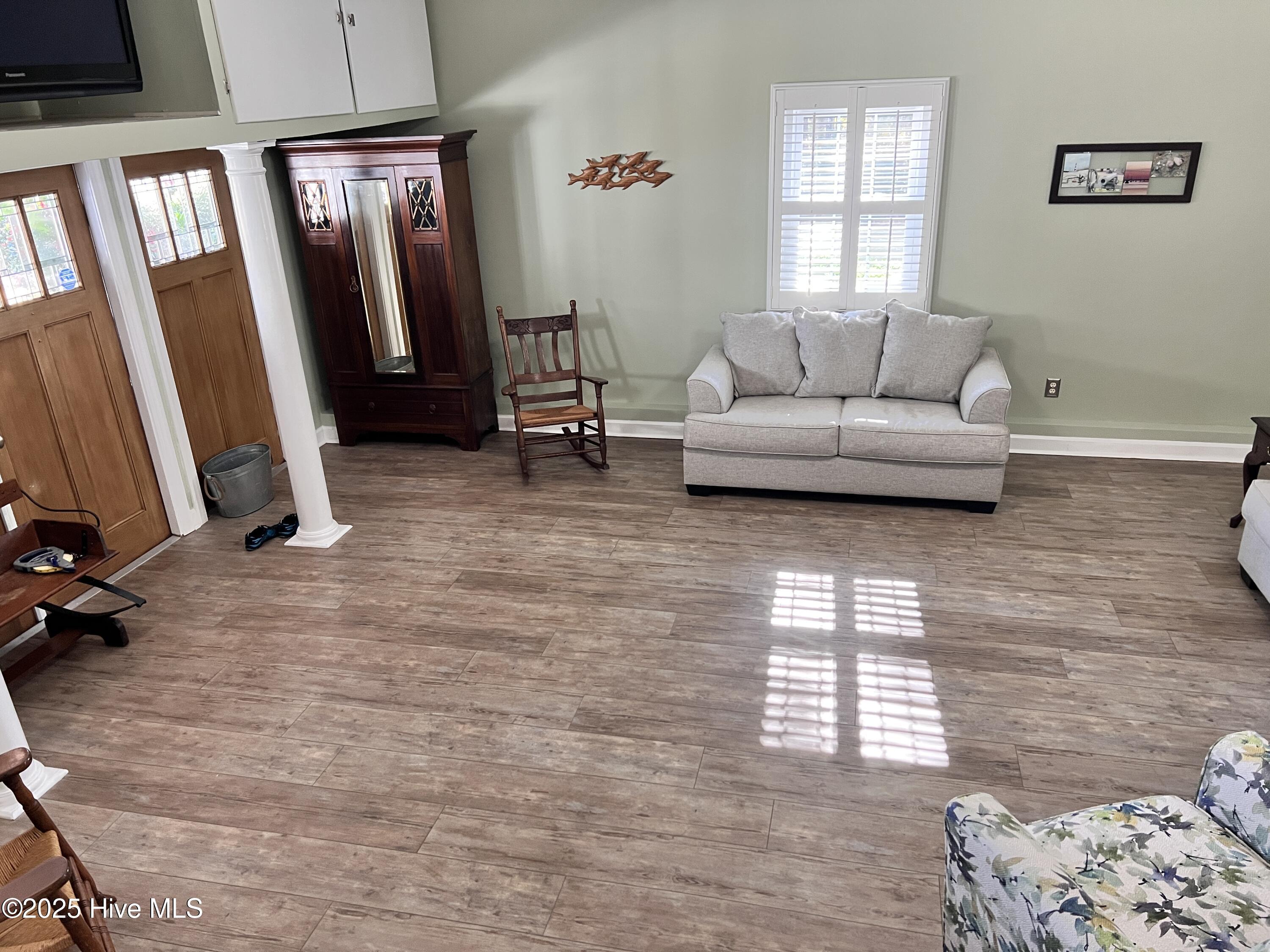 100542615 | Photo 13