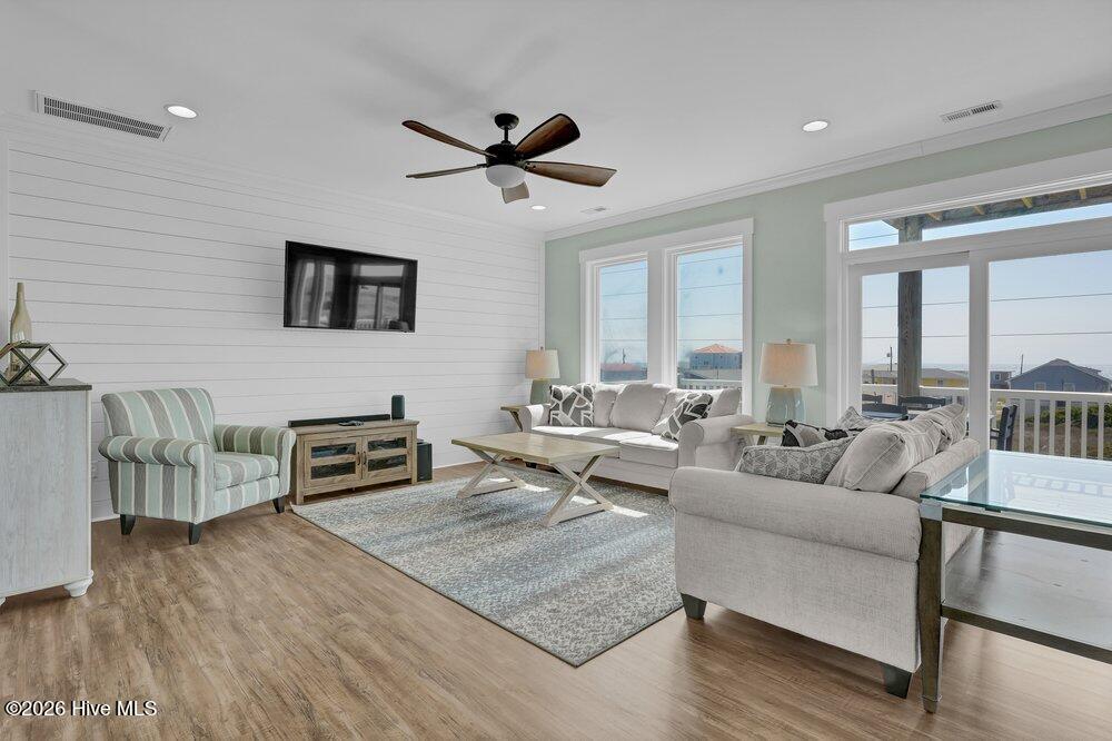 100564441 | Photo 13