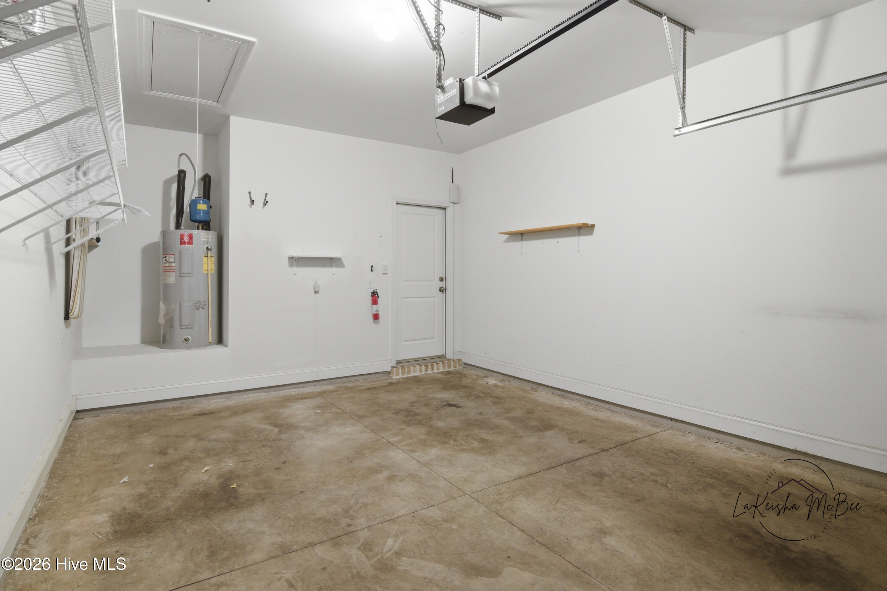 100553609 | Photo 28