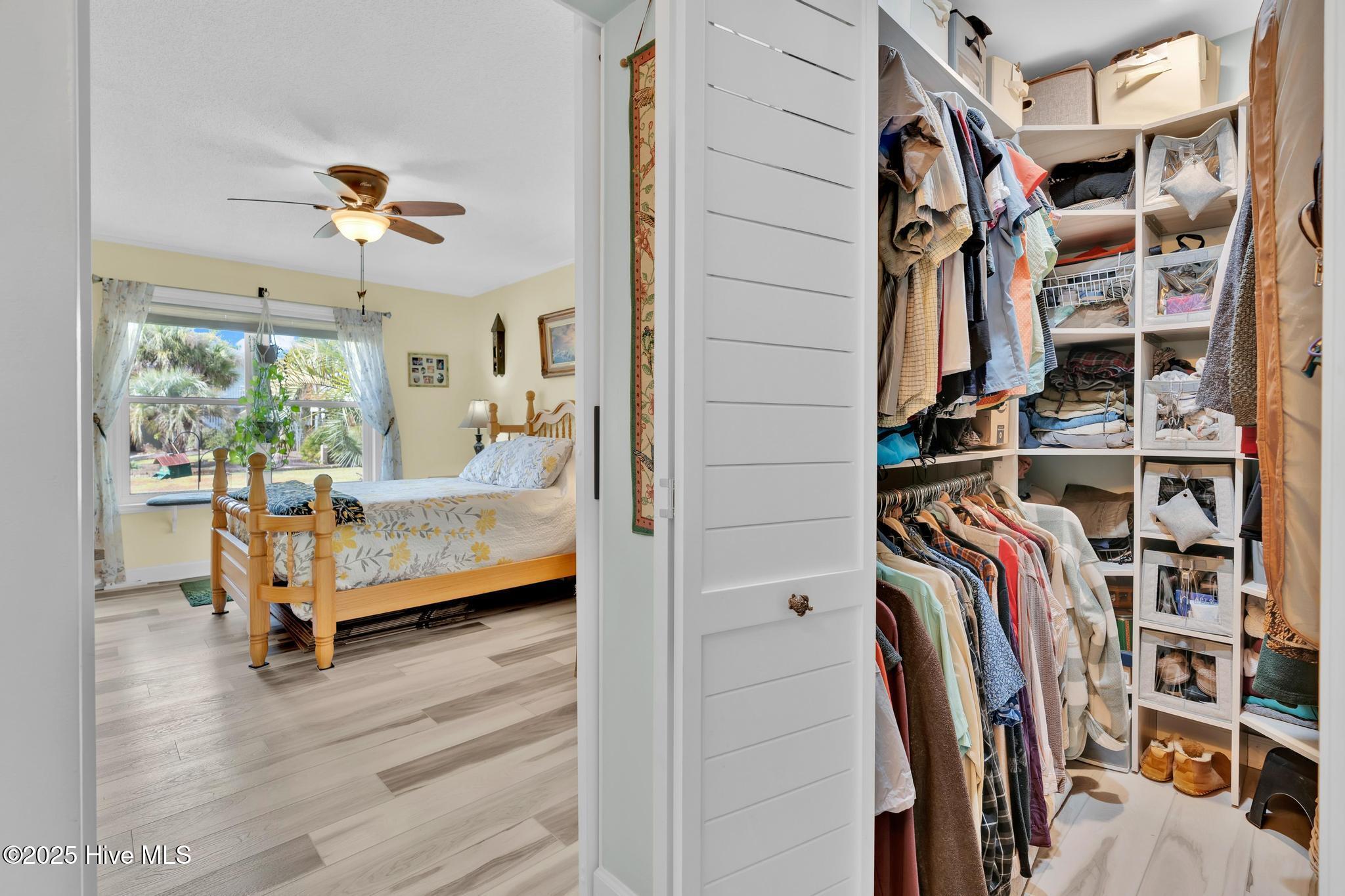 100540087 | Photo 24