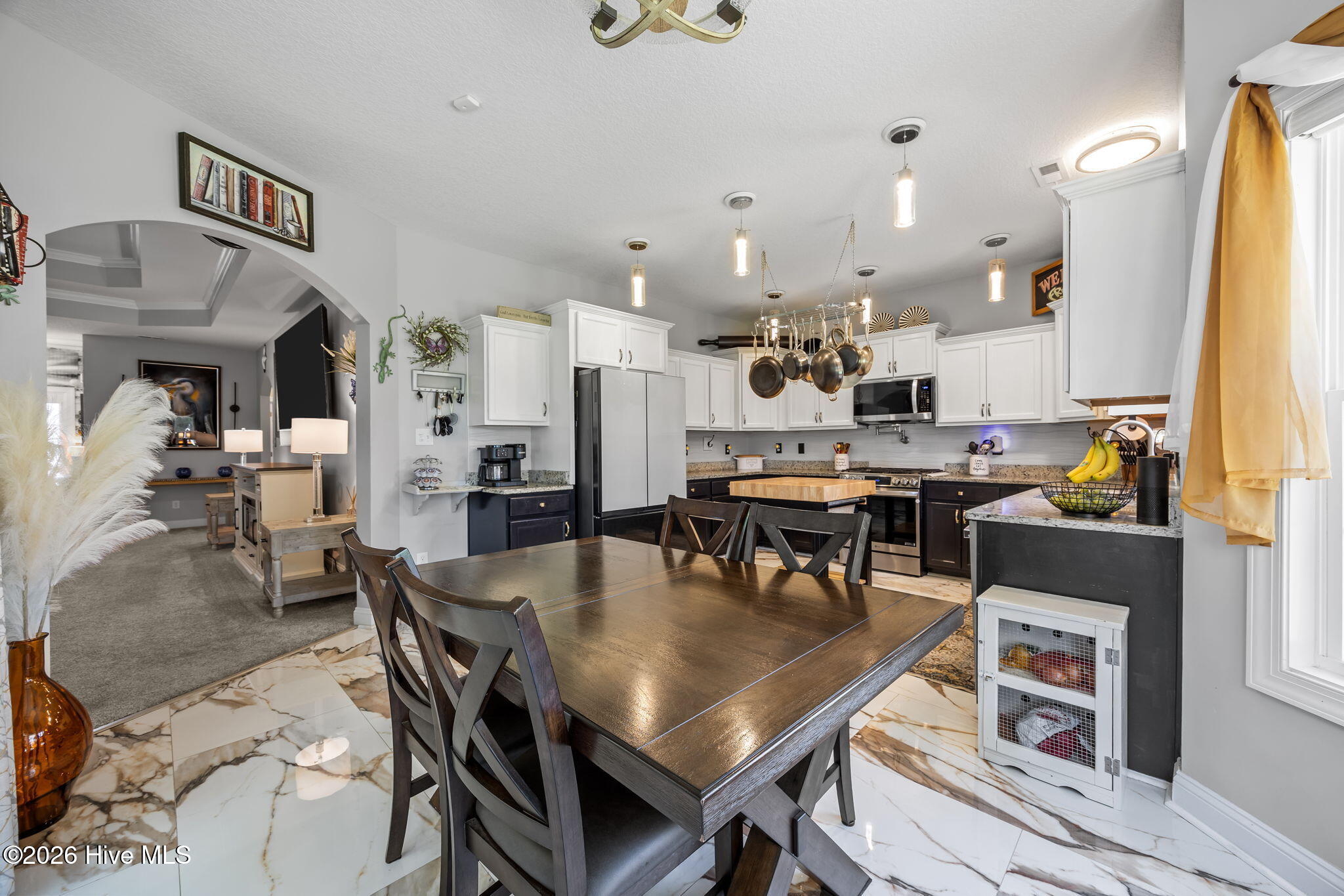 100563665 | Photo 21