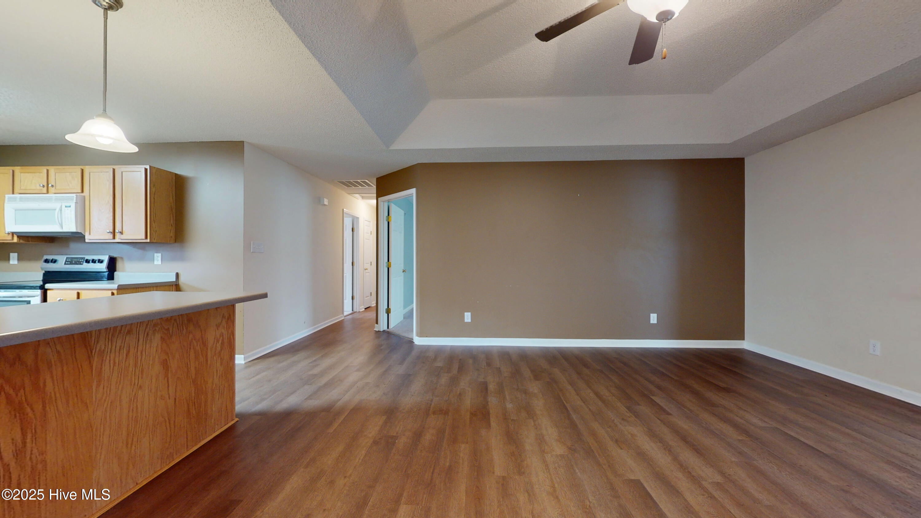 2104 Colony Plaza, Jacksonville, NC 28546 – photo 8: 09192025_133604