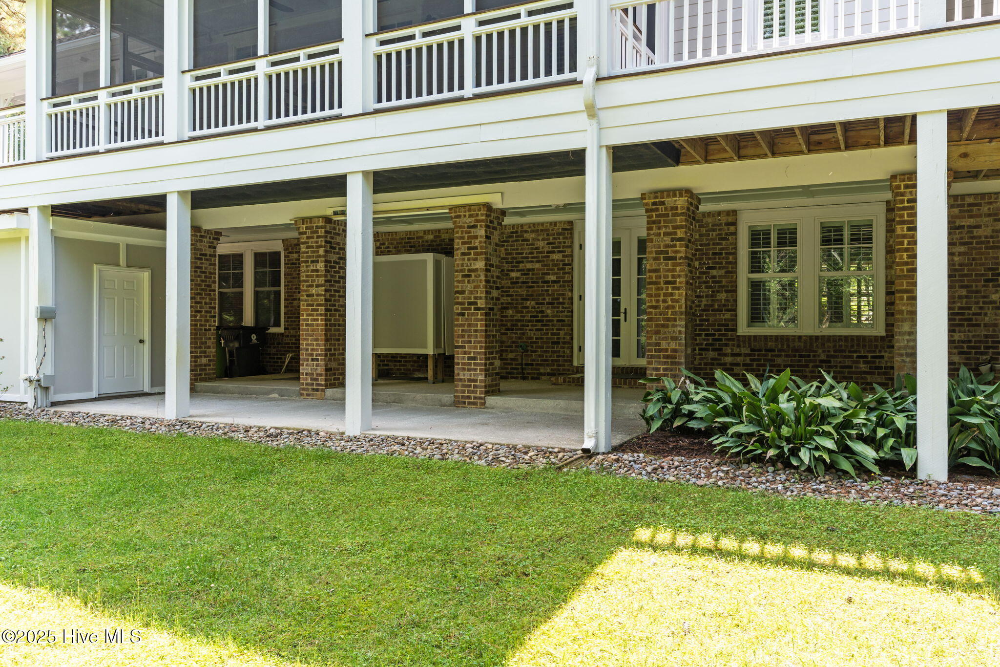 100512246 | Photo 58