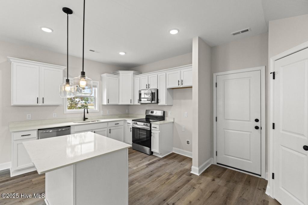 100516155 | Photo 11