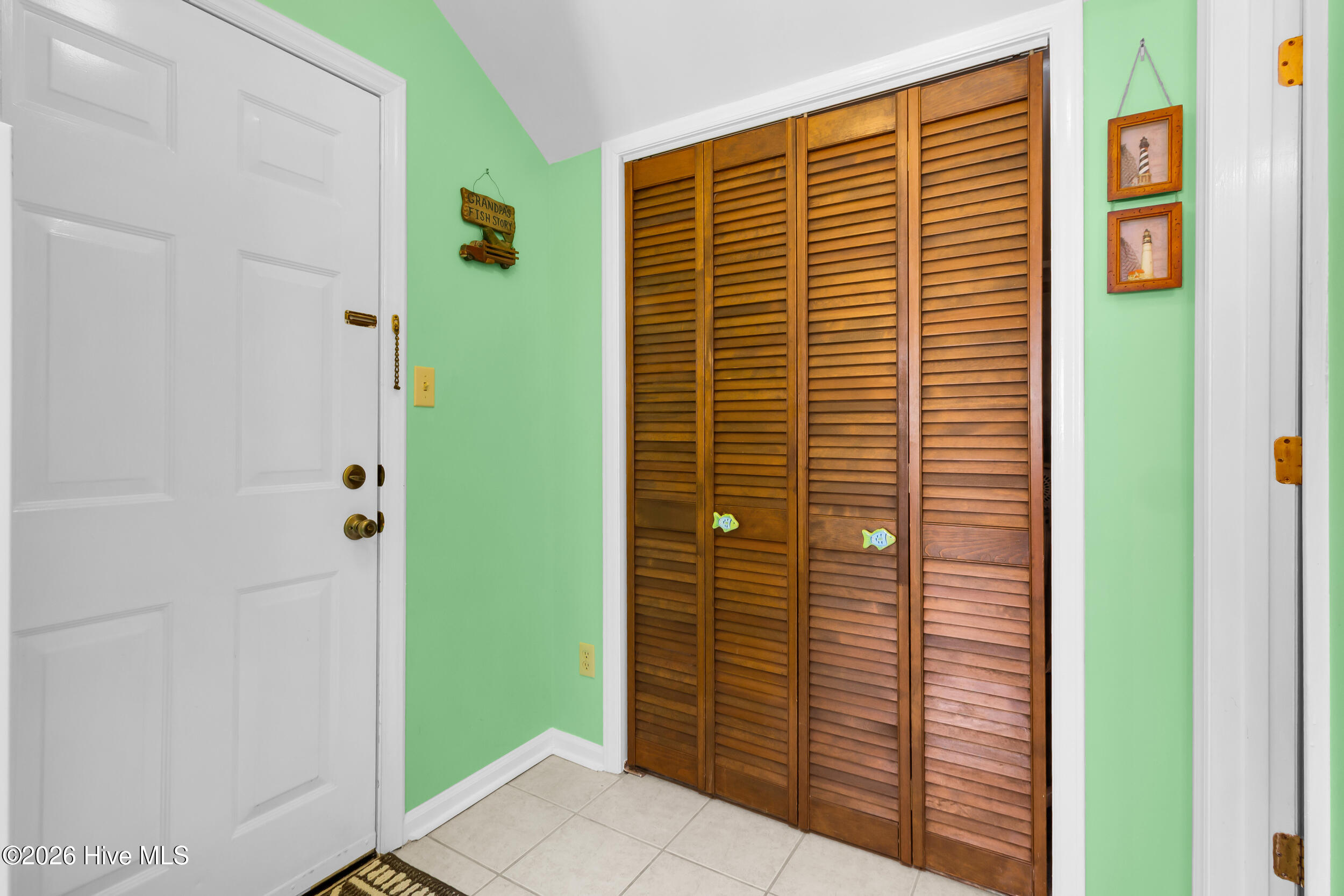 100553975 | Photo 13