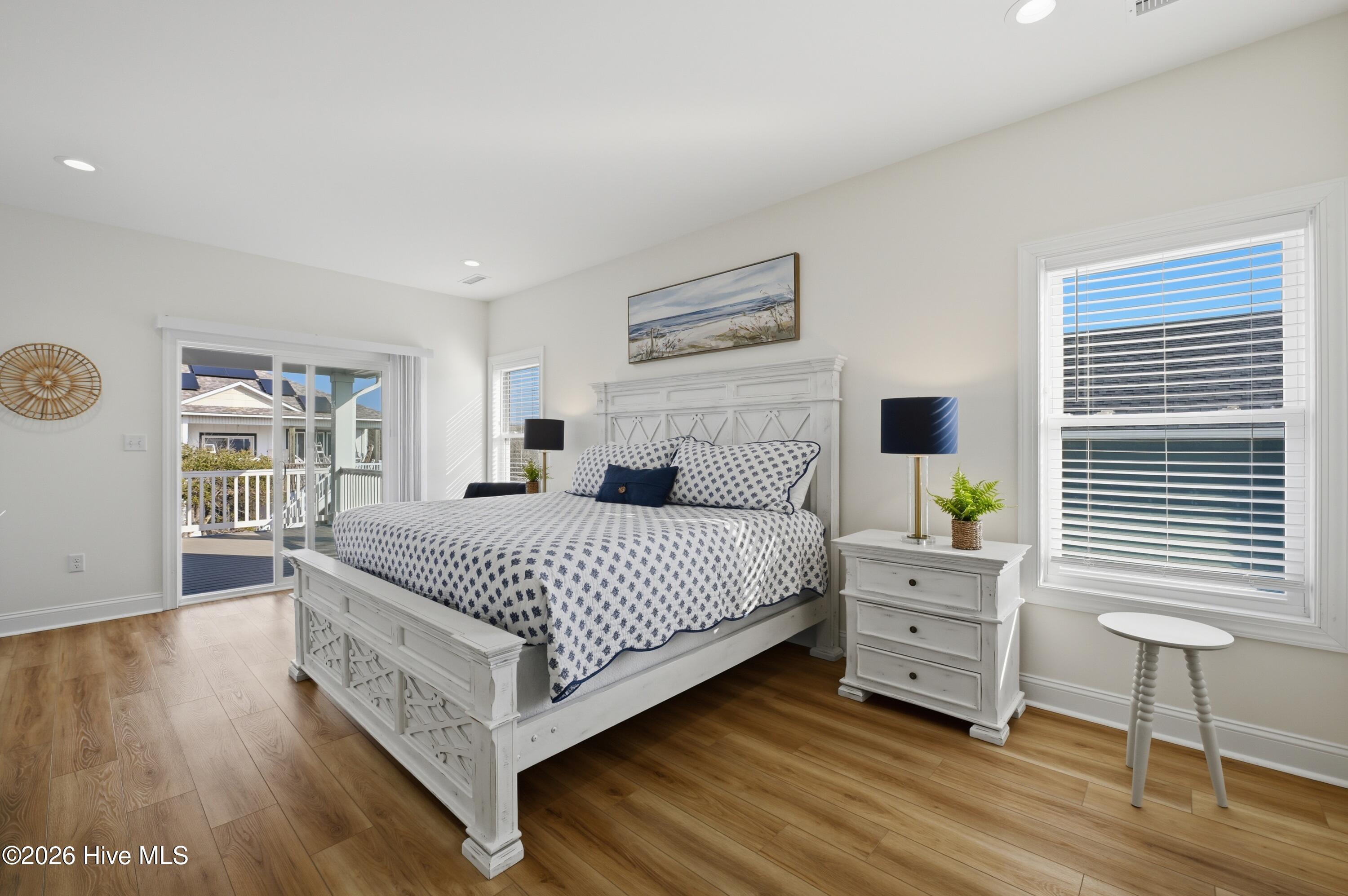 100561977 | Photo 22