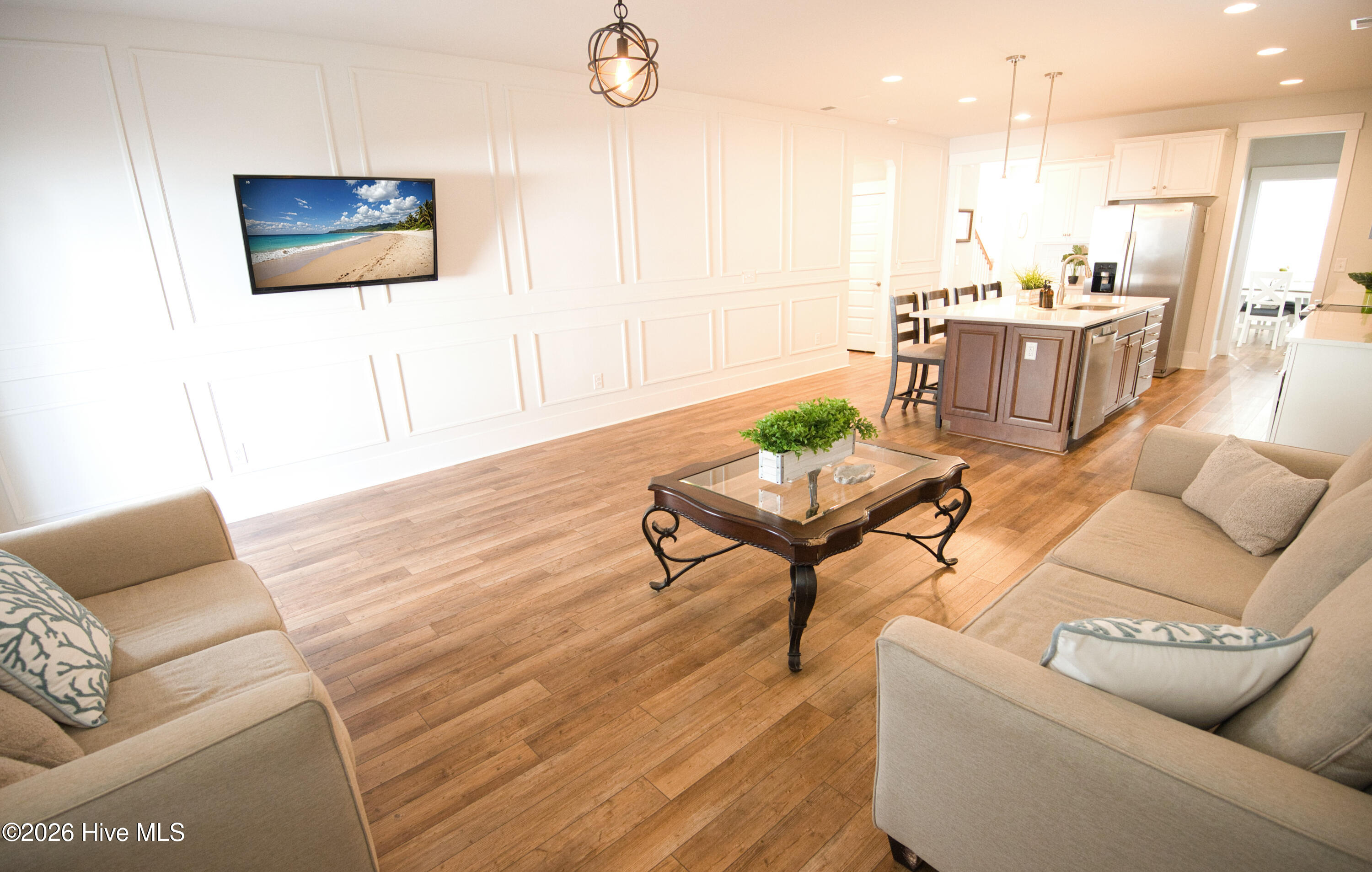 100551337 | Photo 32