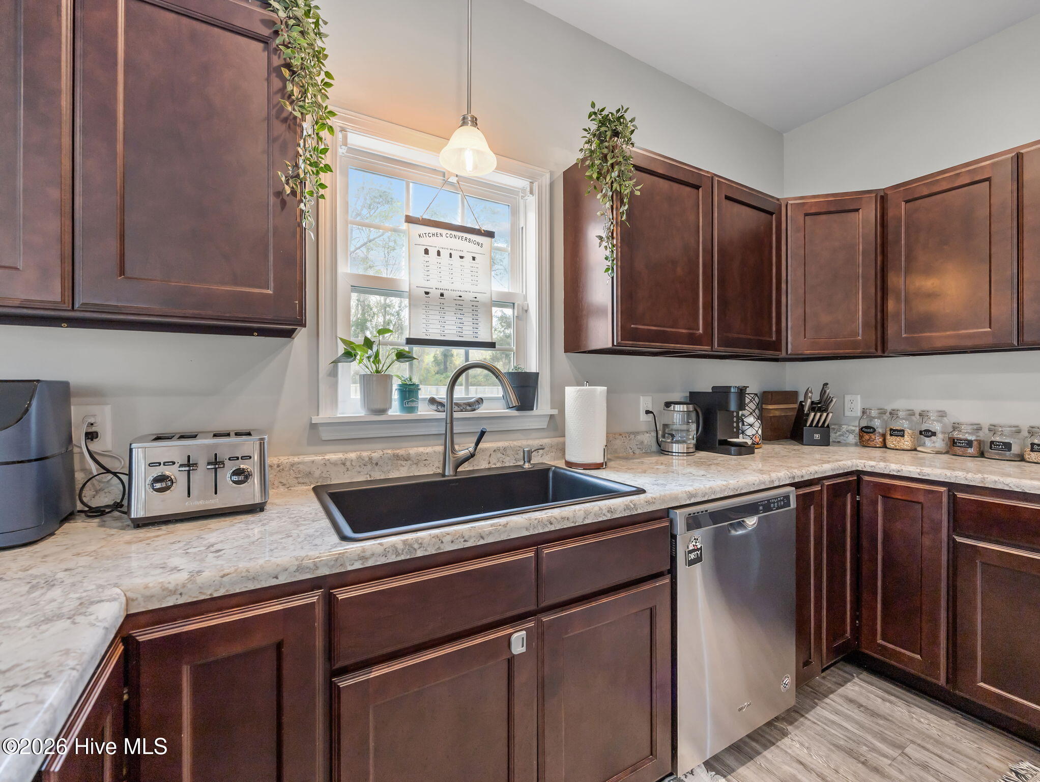 100564221 | Photo 14