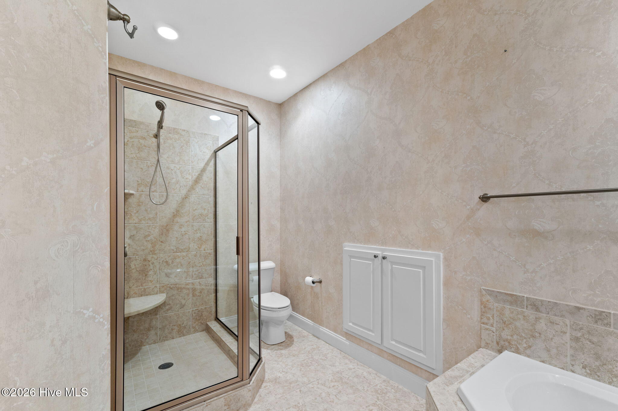 100547610 | Photo 21