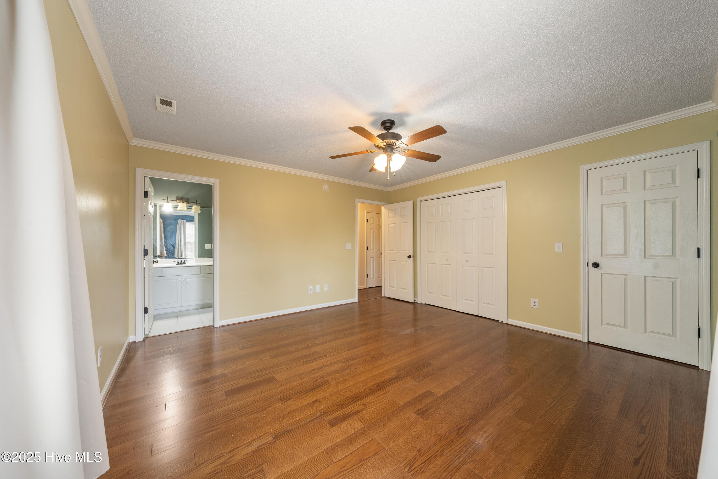 100521193 | Photo 17