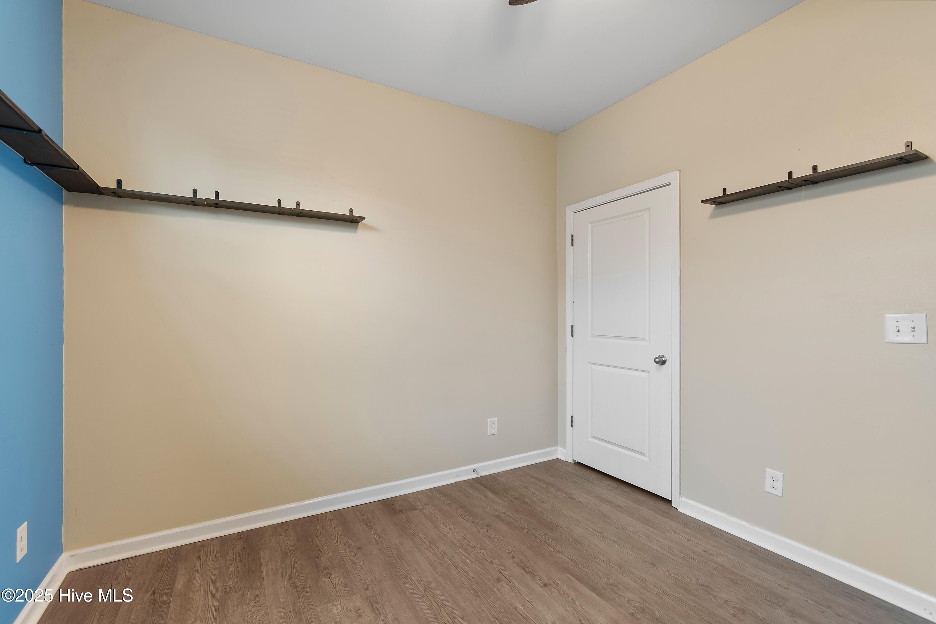 100537510 | Photo 43