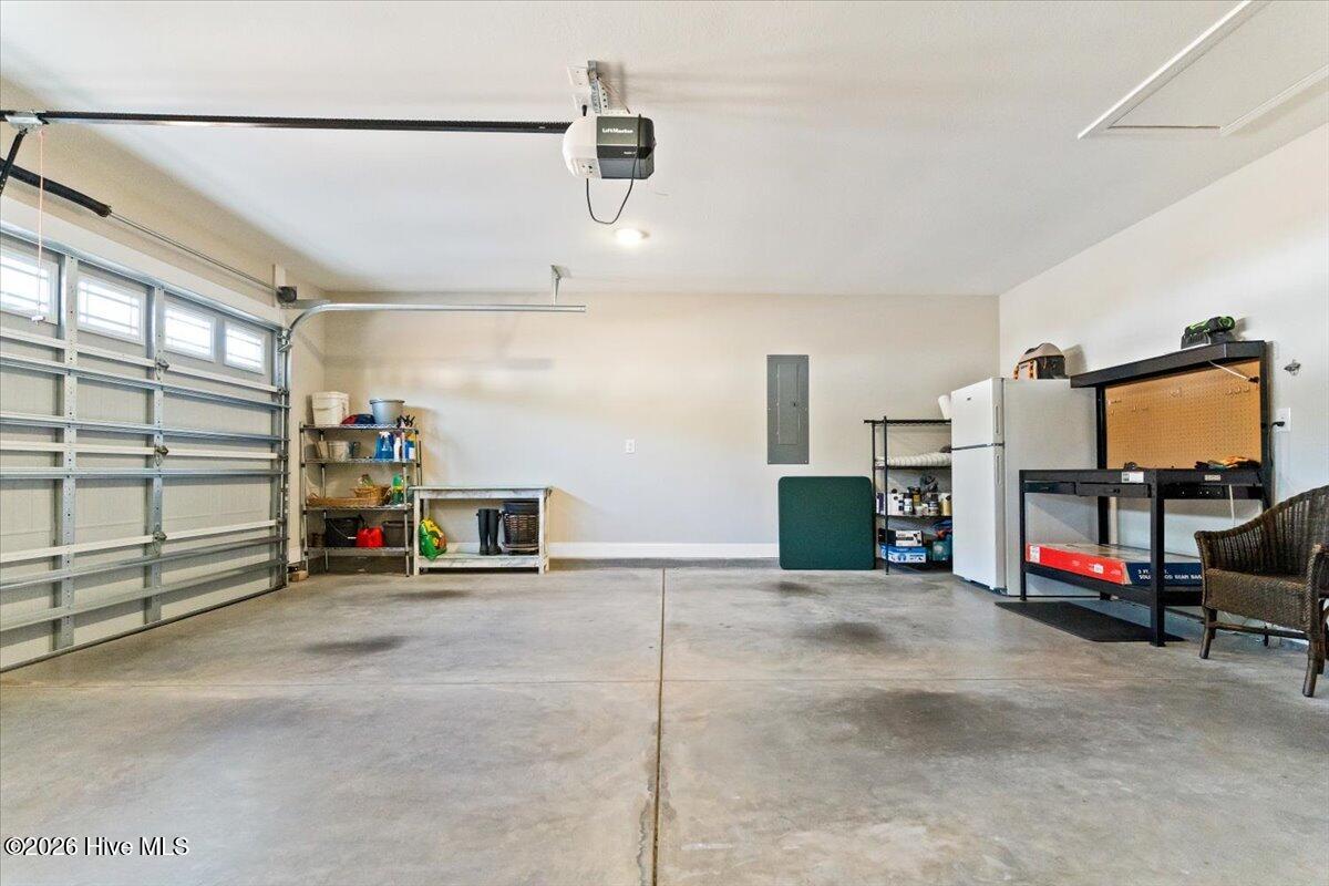 100548136 | Photo 79