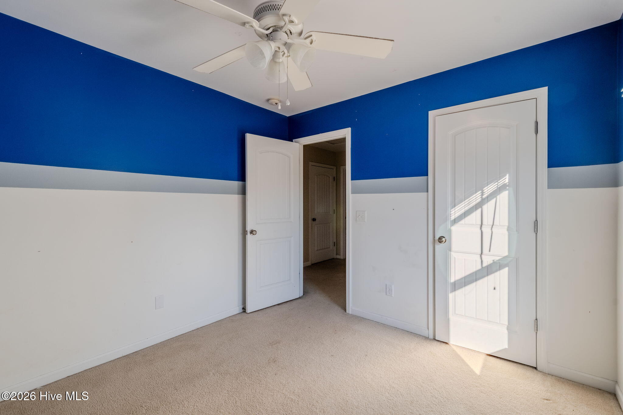 100547305 | Photo 18