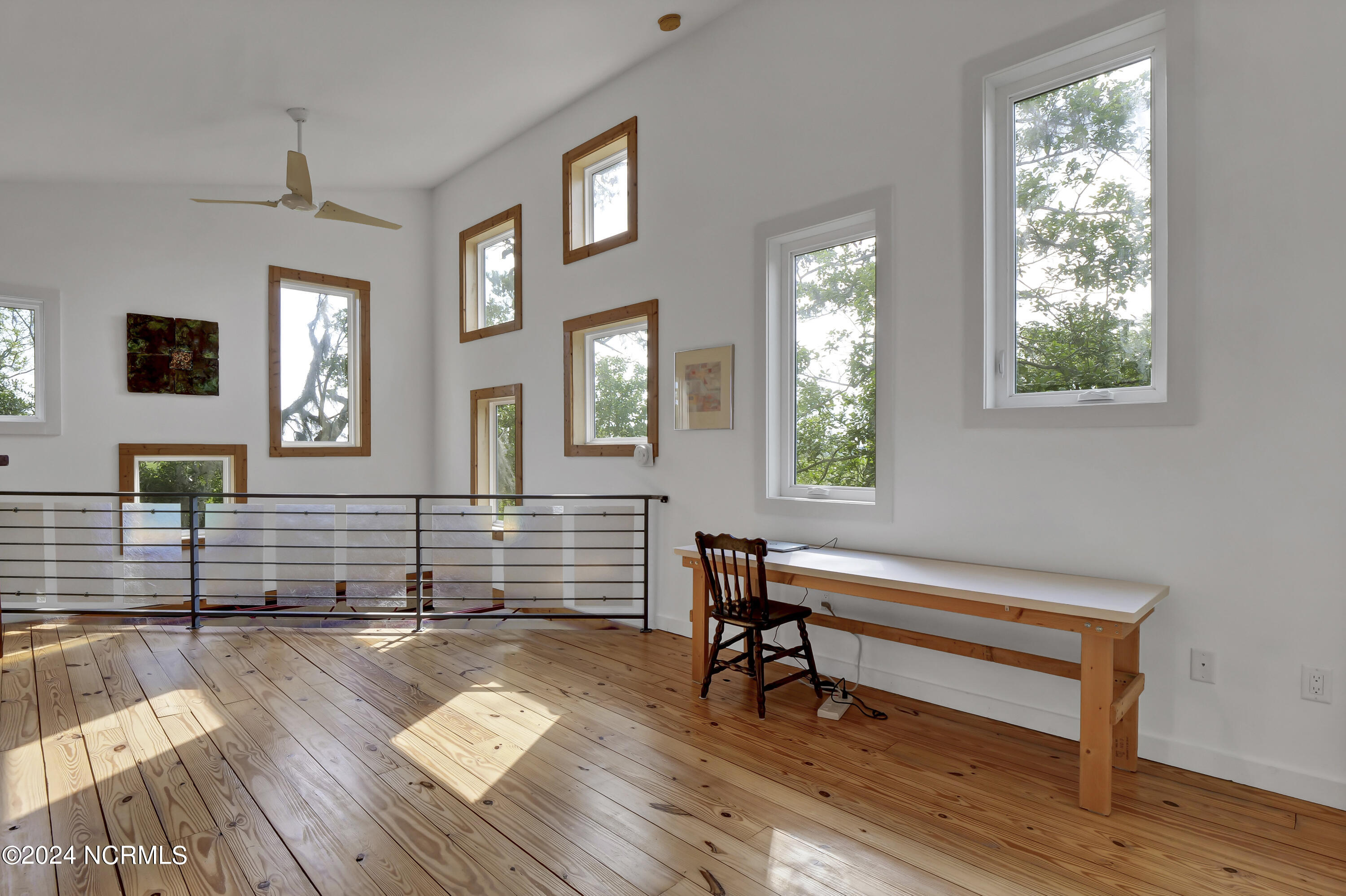 100552771 | Photo 43