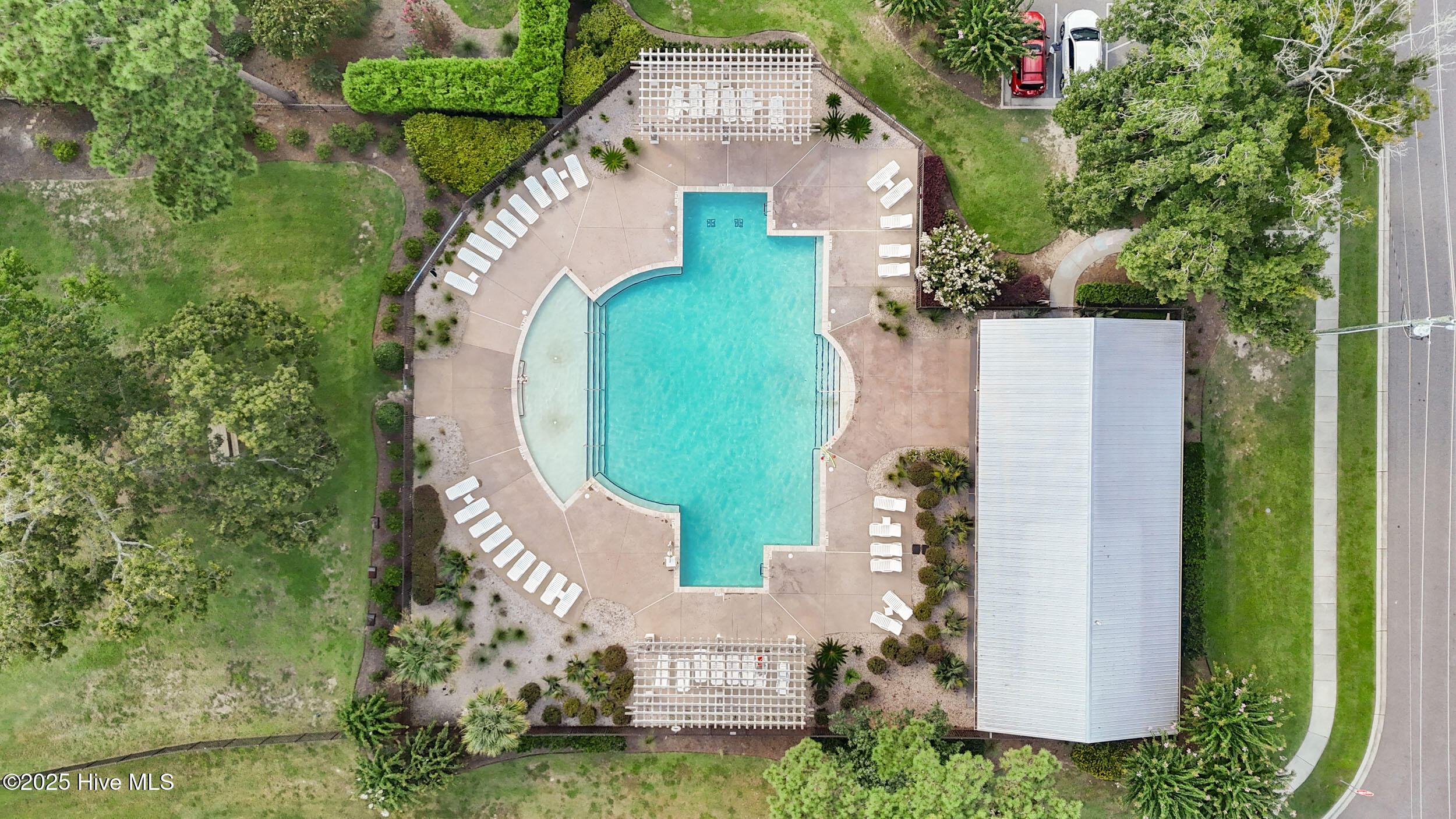 100528109 | Photo 54