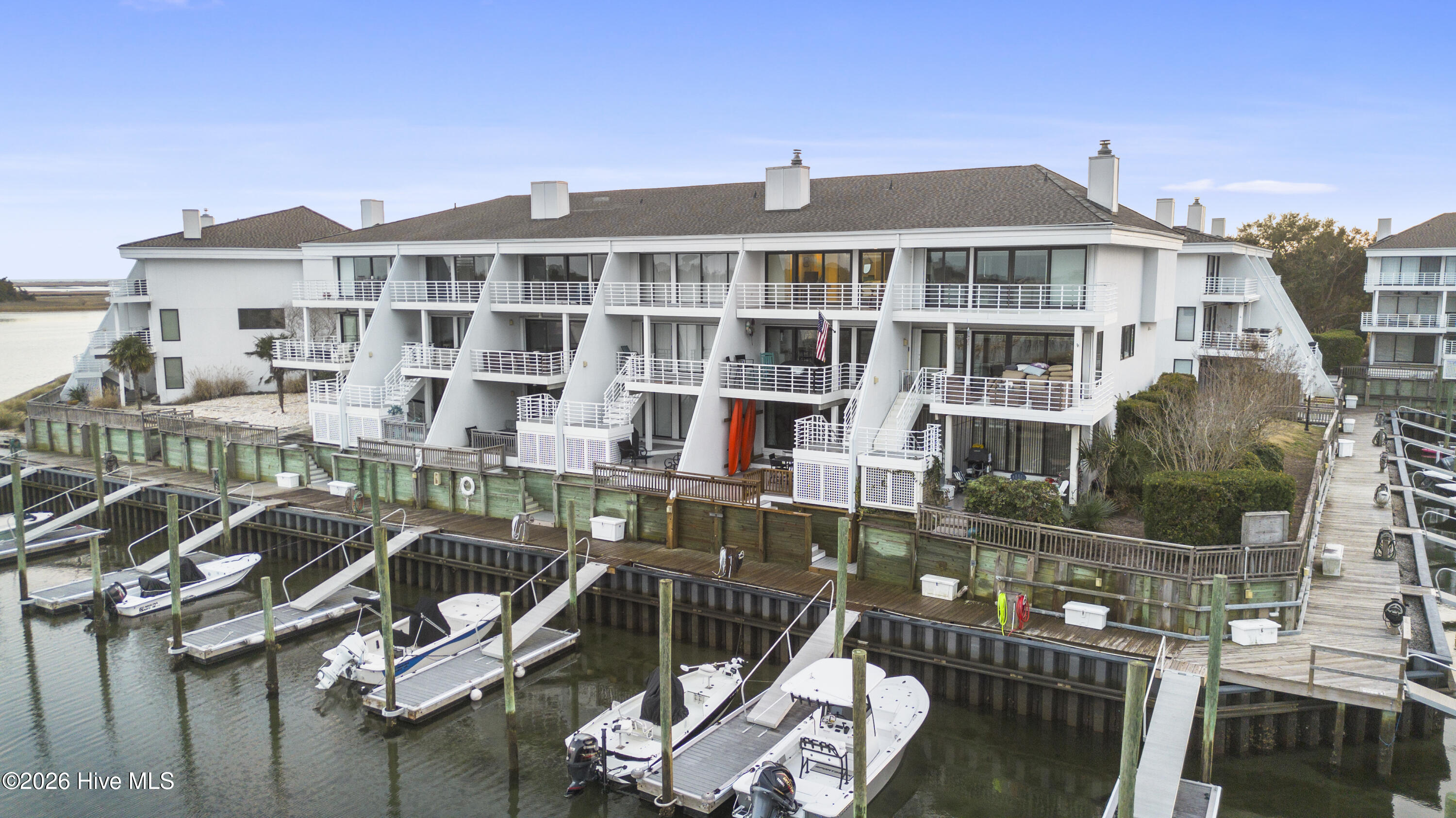 100553448 | Photo 54