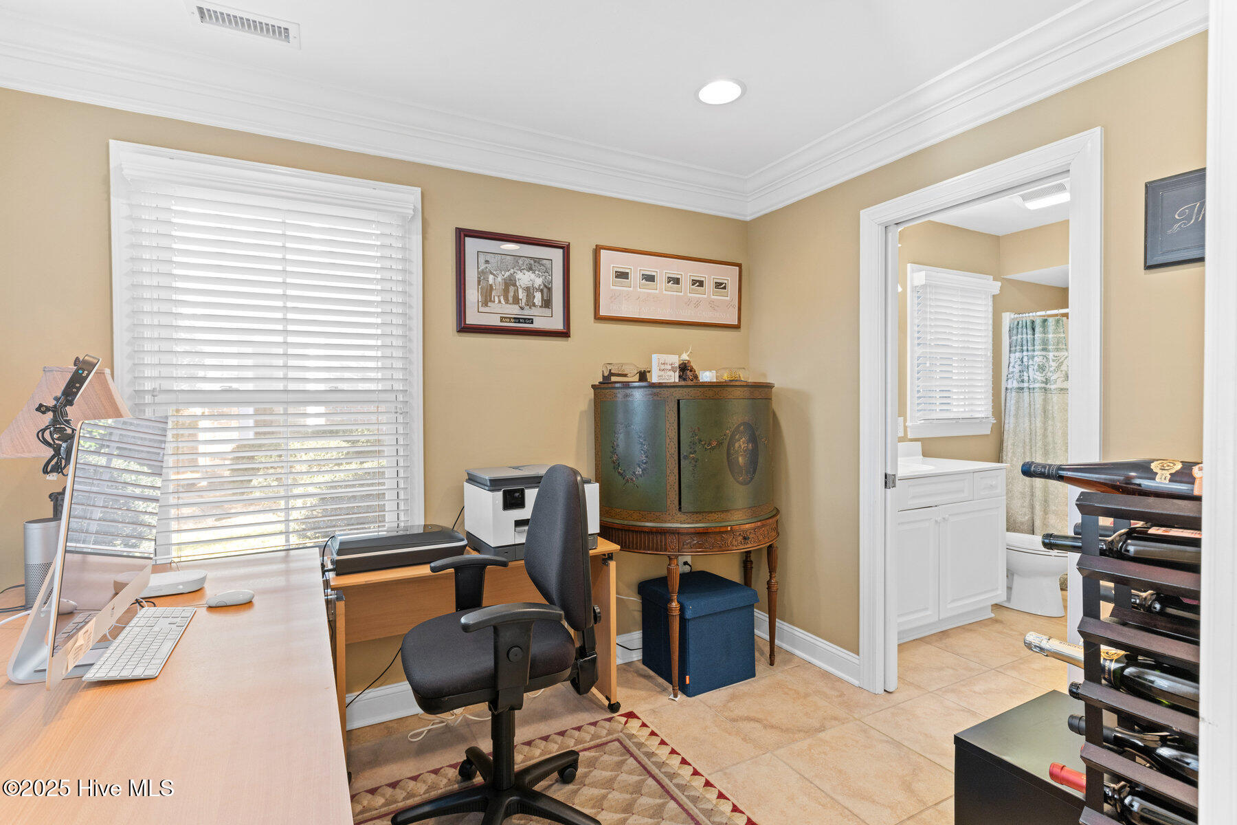 100547081 | Photo 43