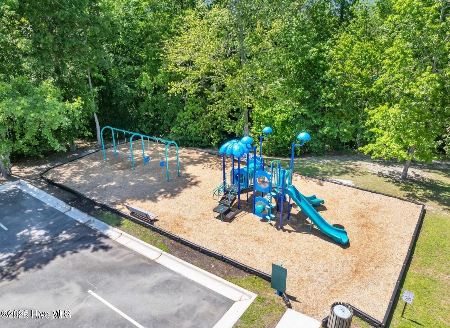 100520505 | Photo 33