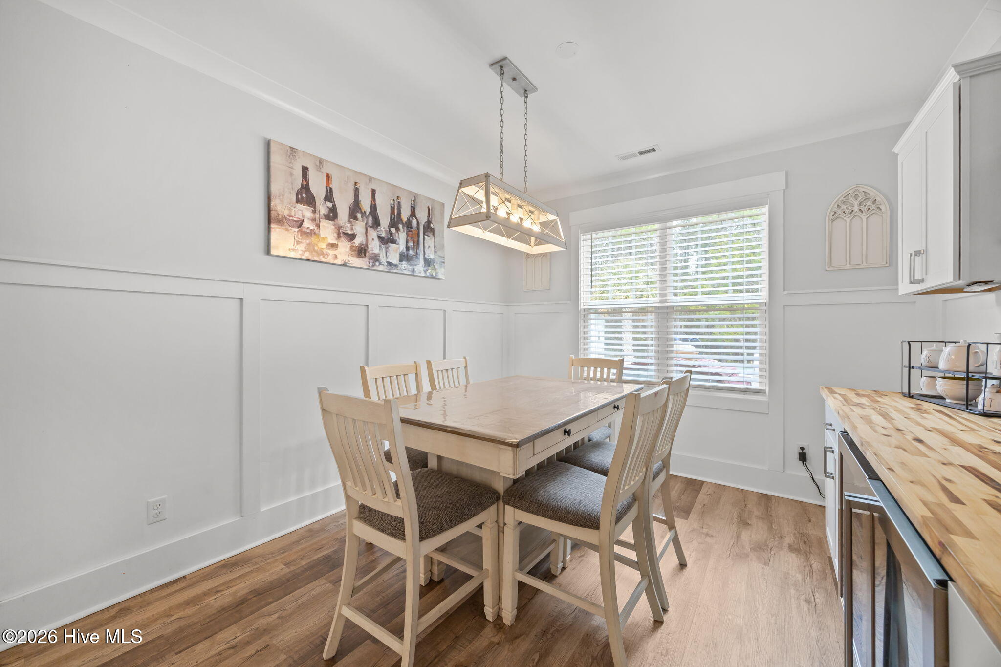 100556932 | Photo 19